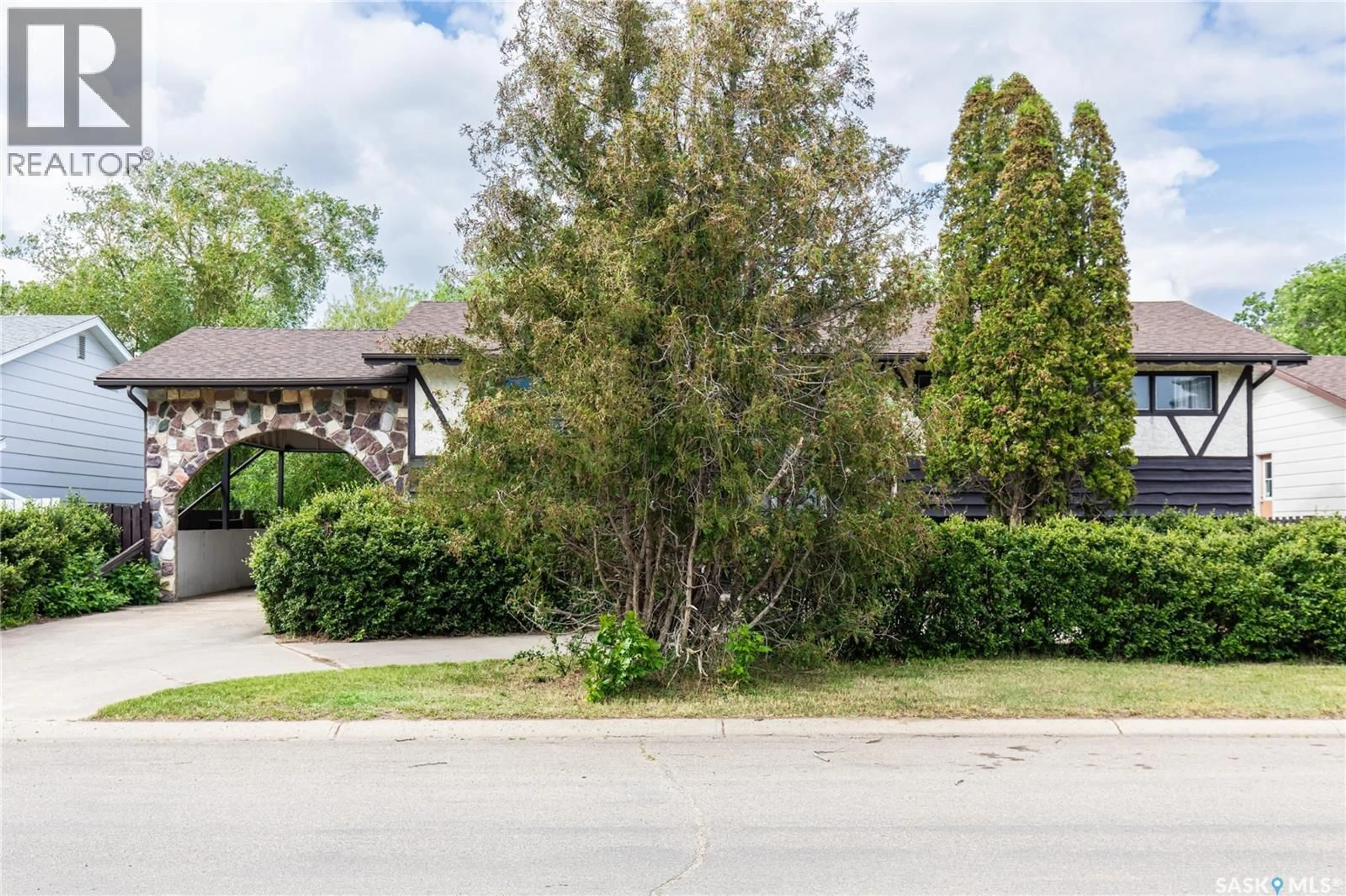 Unknown for 1426 SPADINA STREET, Moose Jaw Saskatchewan S6H7C9