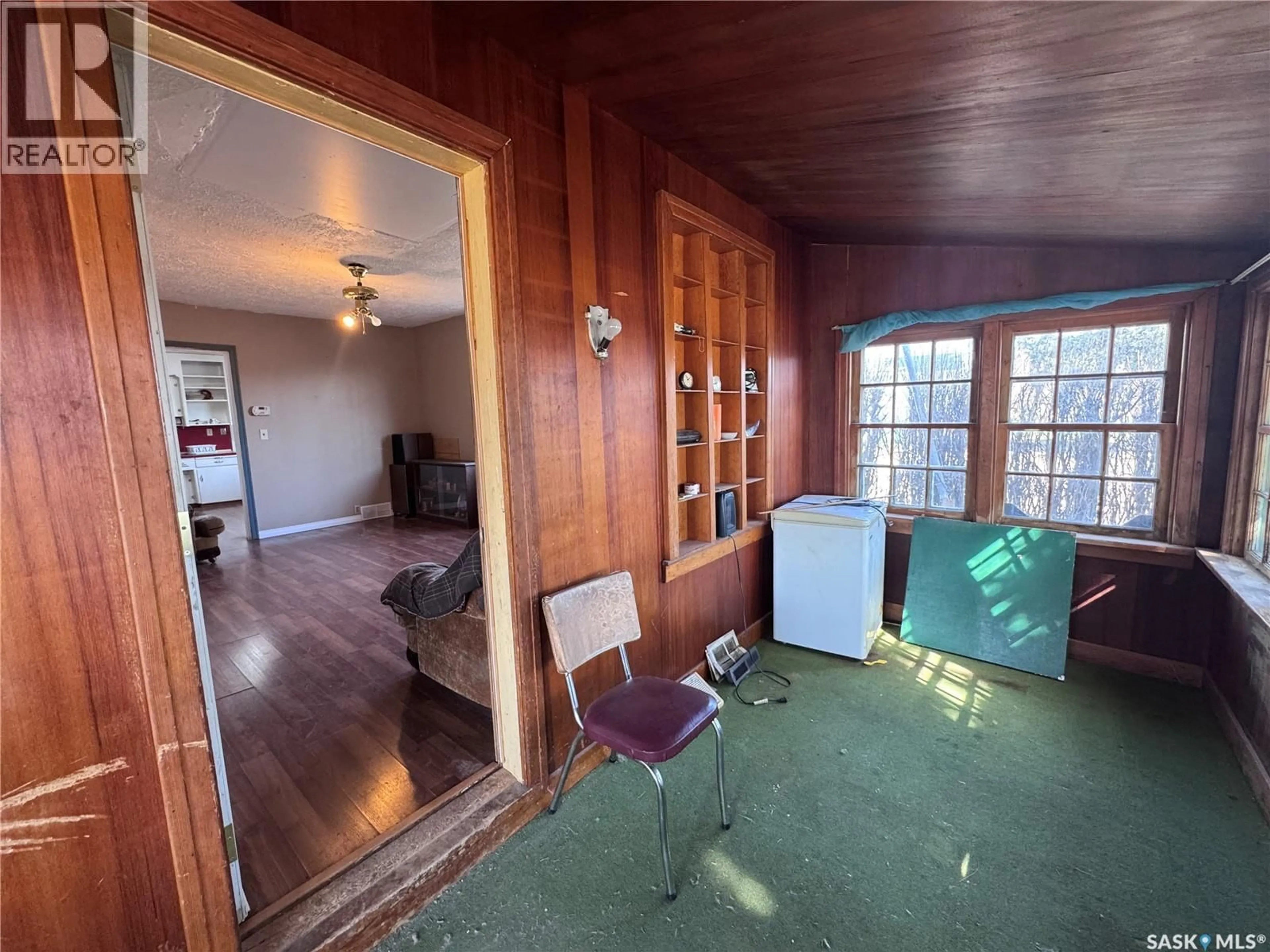 Indoor foyer for 1102 7TH STREET, Perdue Saskatchewan S0K3C0