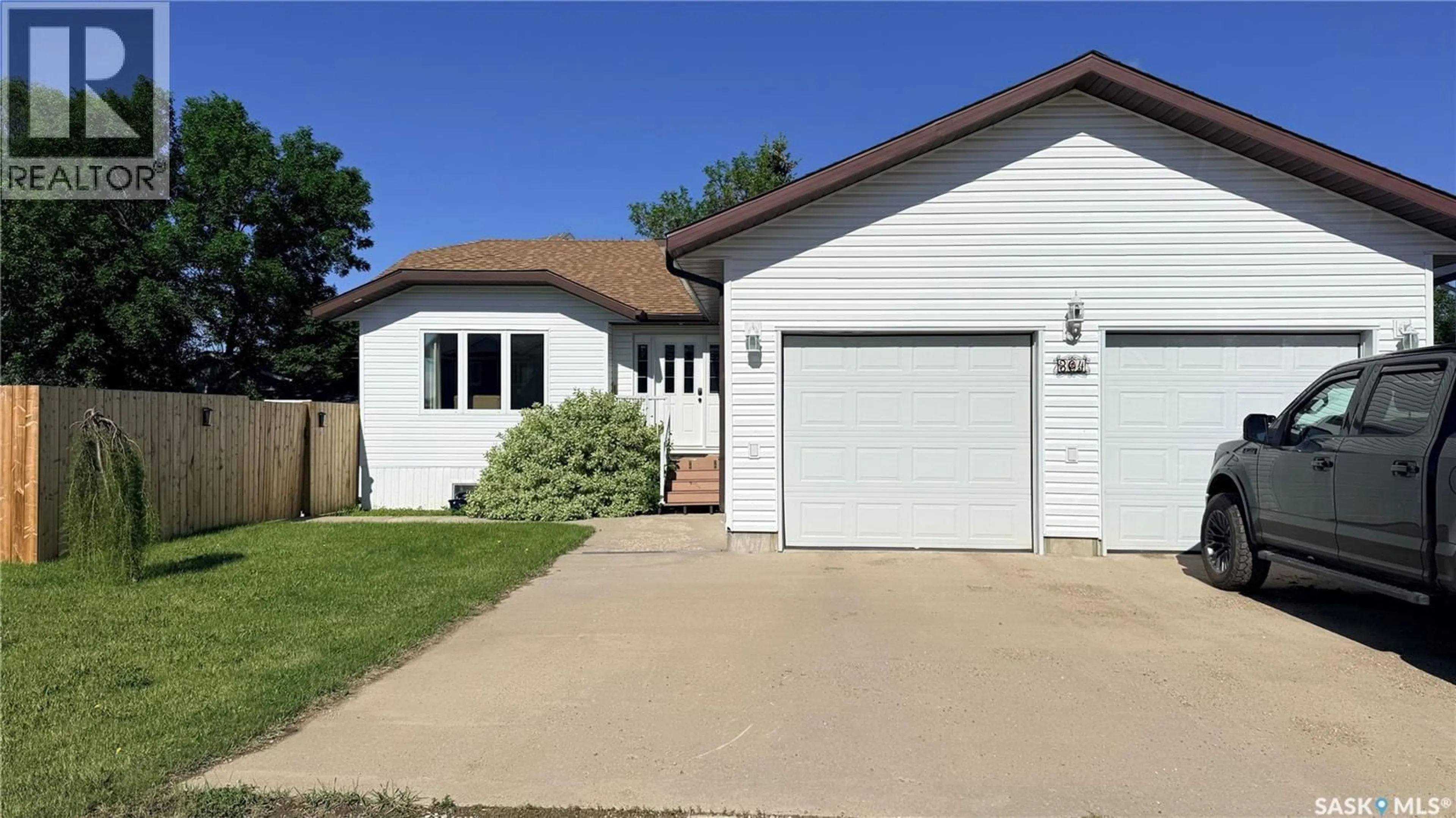 Home with vinyl exterior material, street for 304 ARCHIBALD STREET, Midale Saskatchewan S0C1S0