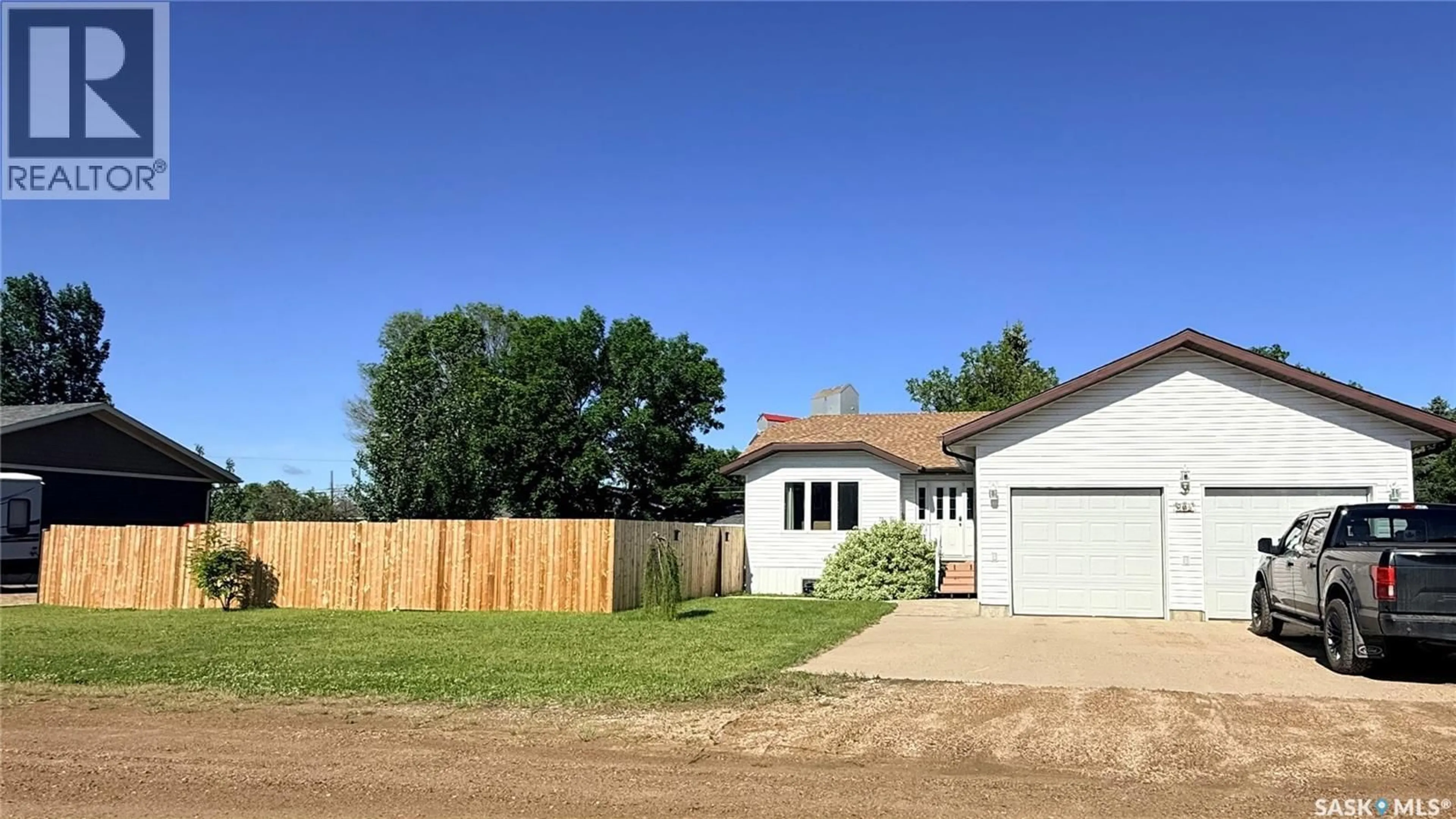 A pic from outside/outdoor area/front of a property/back of a property/a pic from drone, street for 304 ARCHIBALD STREET, Midale Saskatchewan S0C1S0