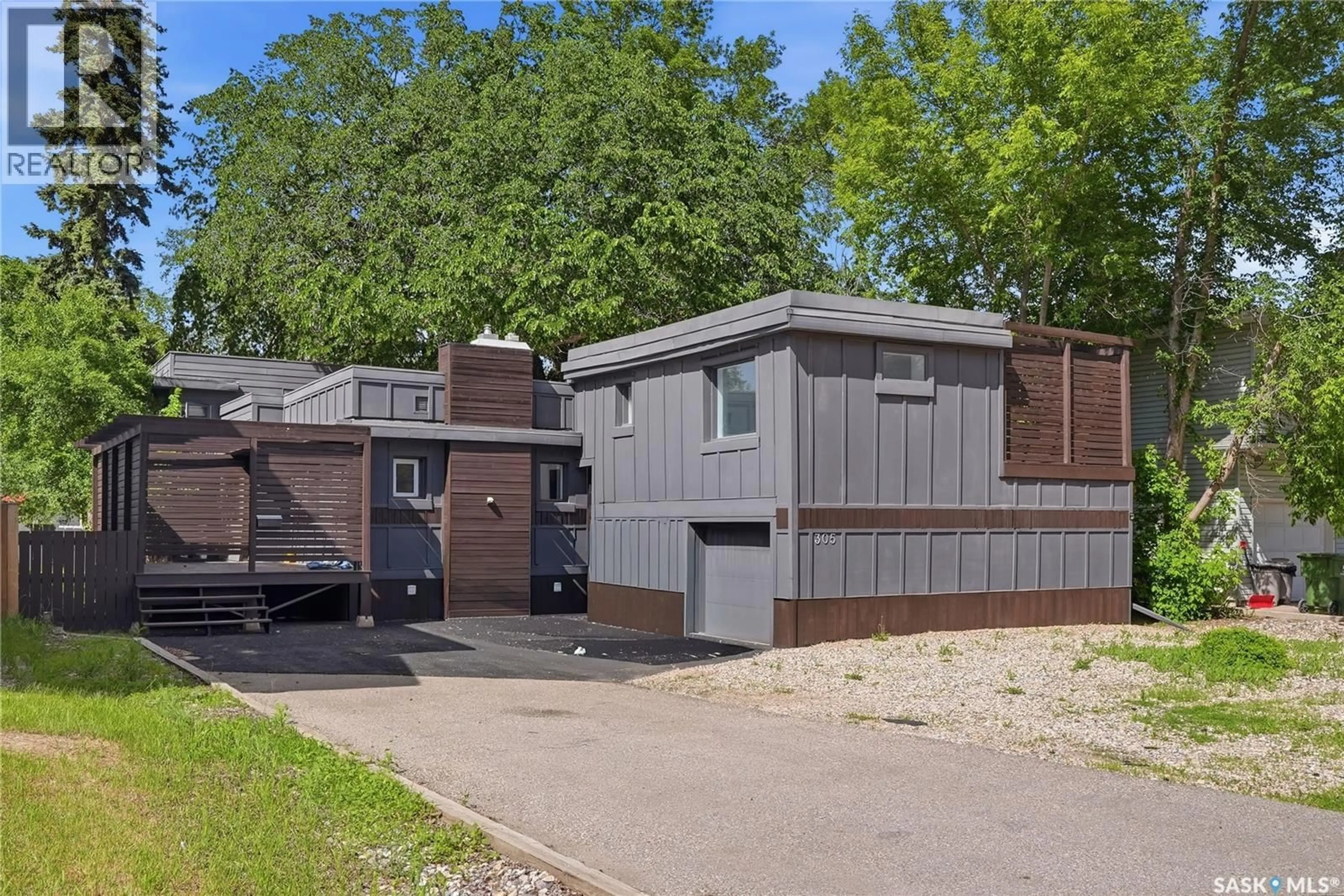 Shed for 305 ADELAIDE STREET, Saskatoon Saskatchewan S7J0H8
