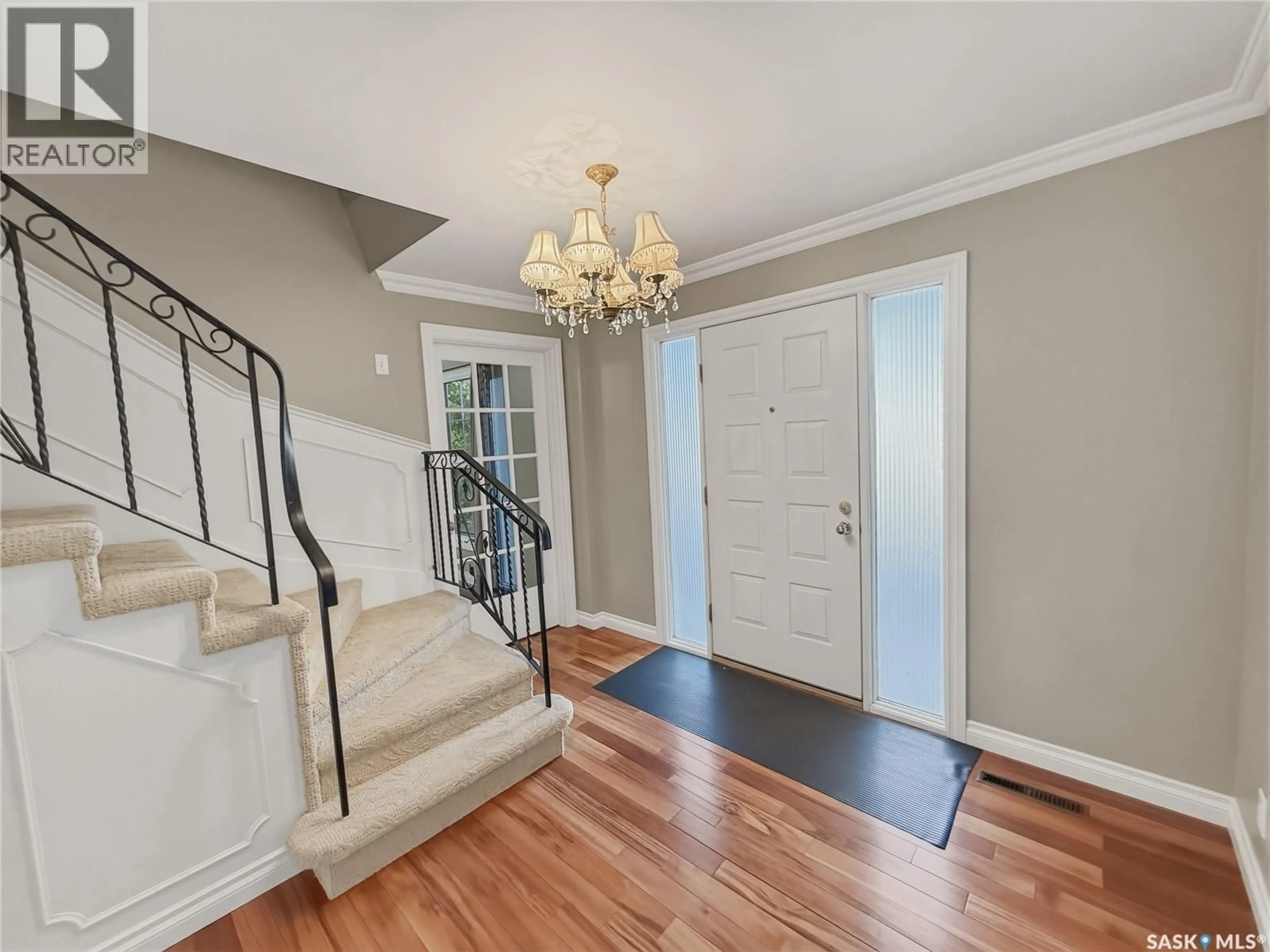 Indoor entryway for 940 9TH AVENUE, Swift Current Saskatchewan S9H2S9