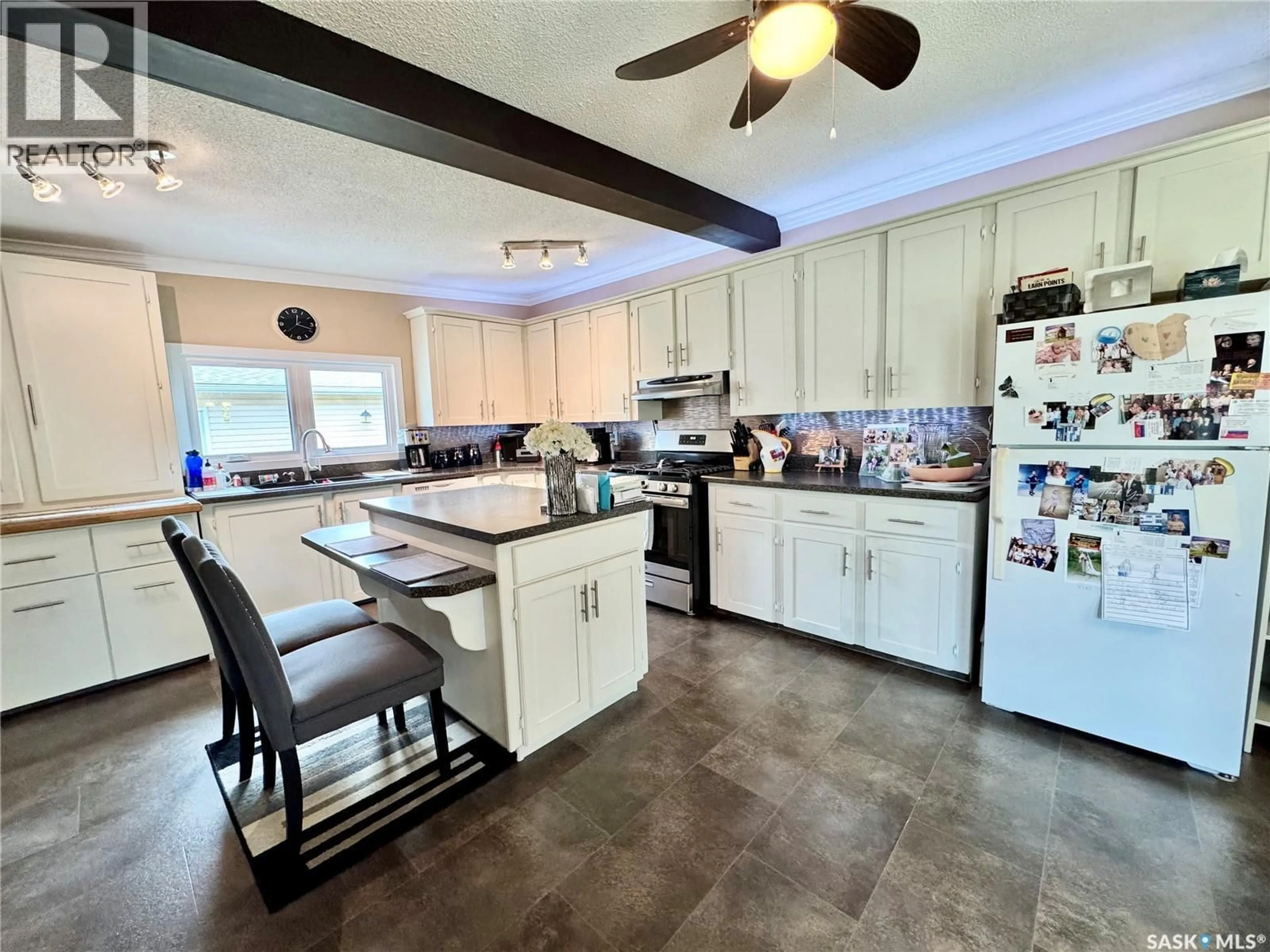 Open concept kitchen, ceramic/tile floor for 278 PINE STREET, Buckland Rm No. 491 Saskatchewan S6V5R3