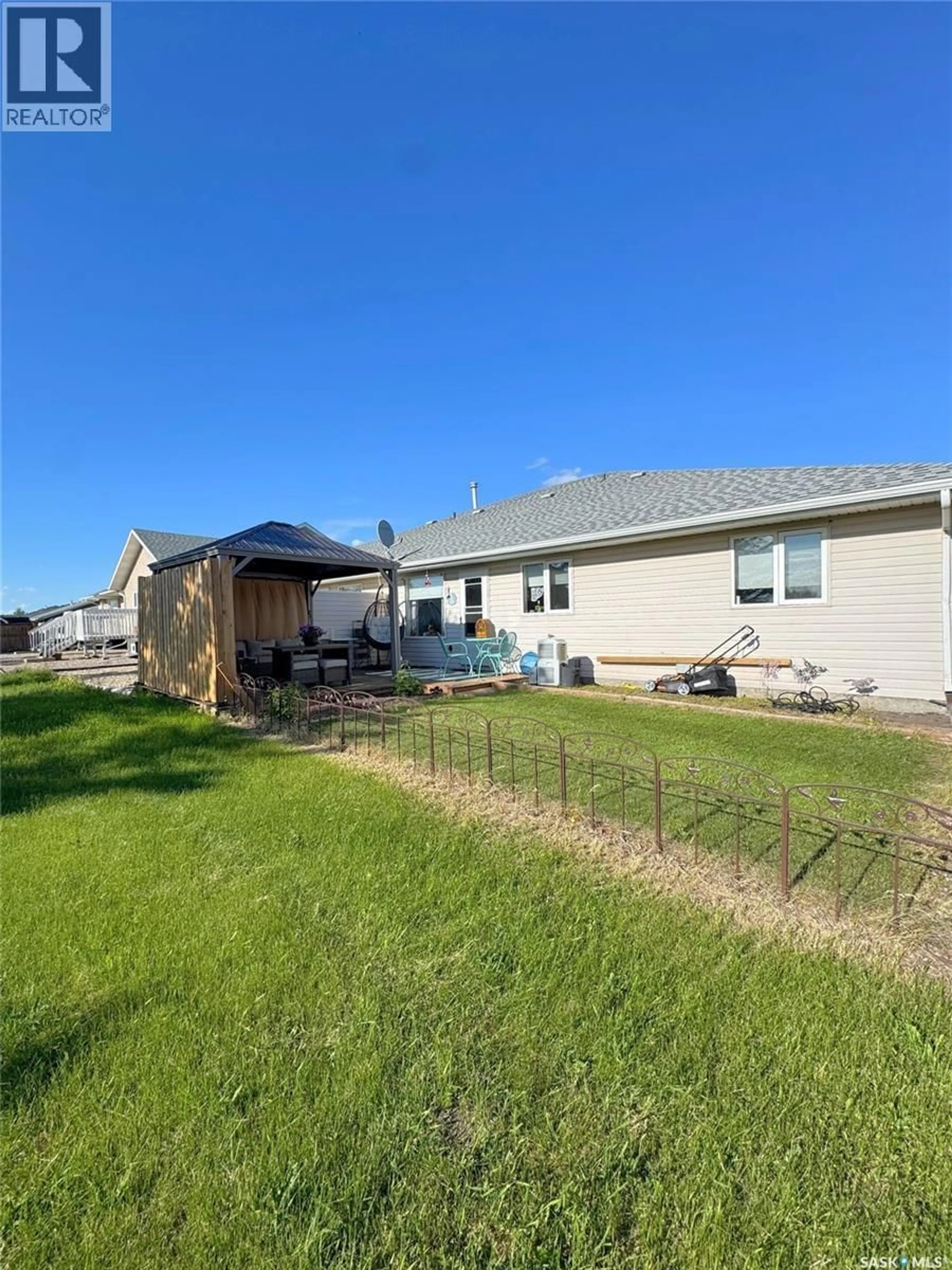 A pic from outside/outdoor area/front of a property/back of a property/a pic from drone, unknown for 30 - 103 RUSSELL DRIVE, Yorkton Saskatchewan S3N4C6