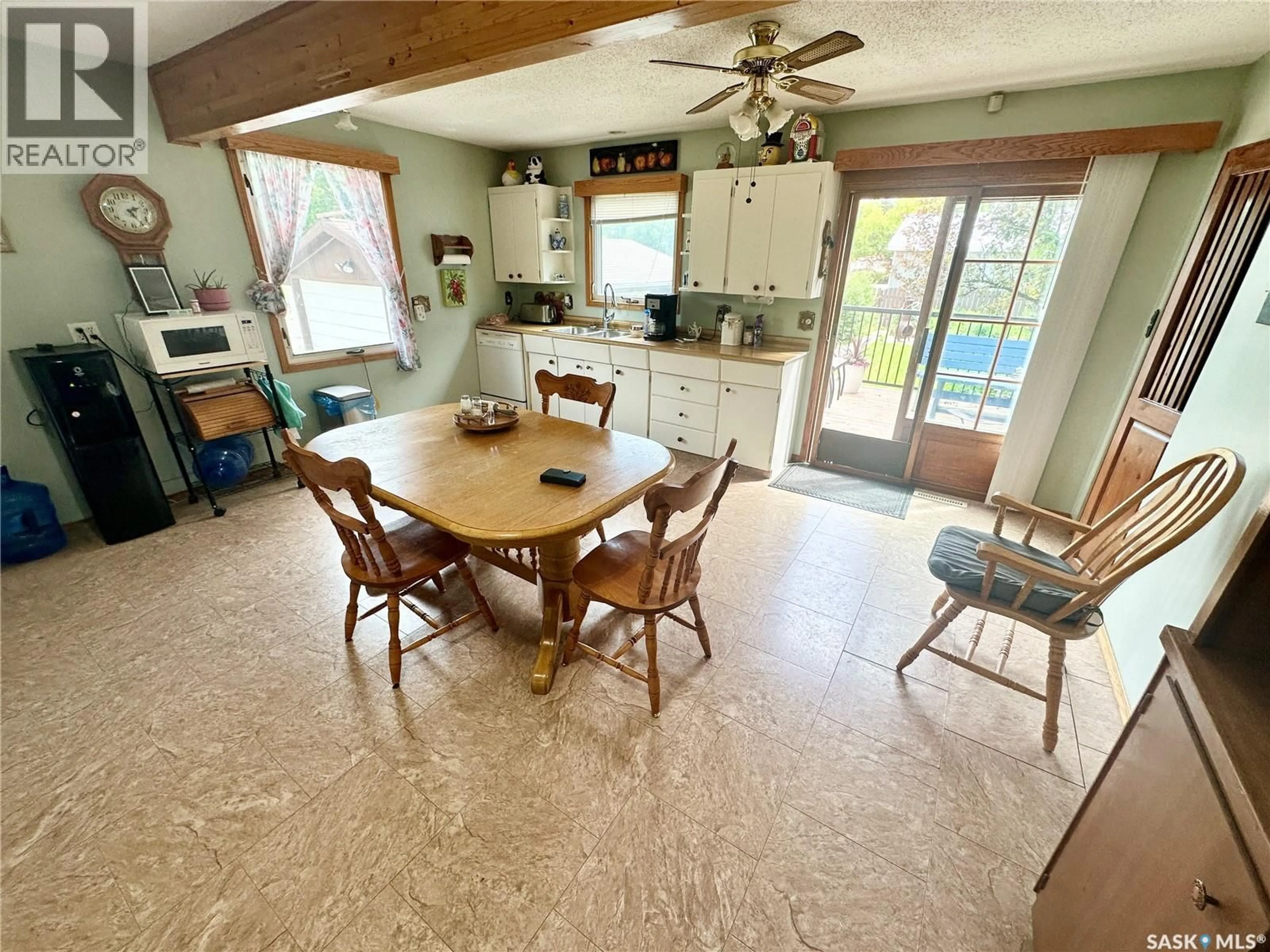 Dining room, ceramic/tile floor for 410 2ND AVENUE, Weyburn Saskatchewan S4H1X1