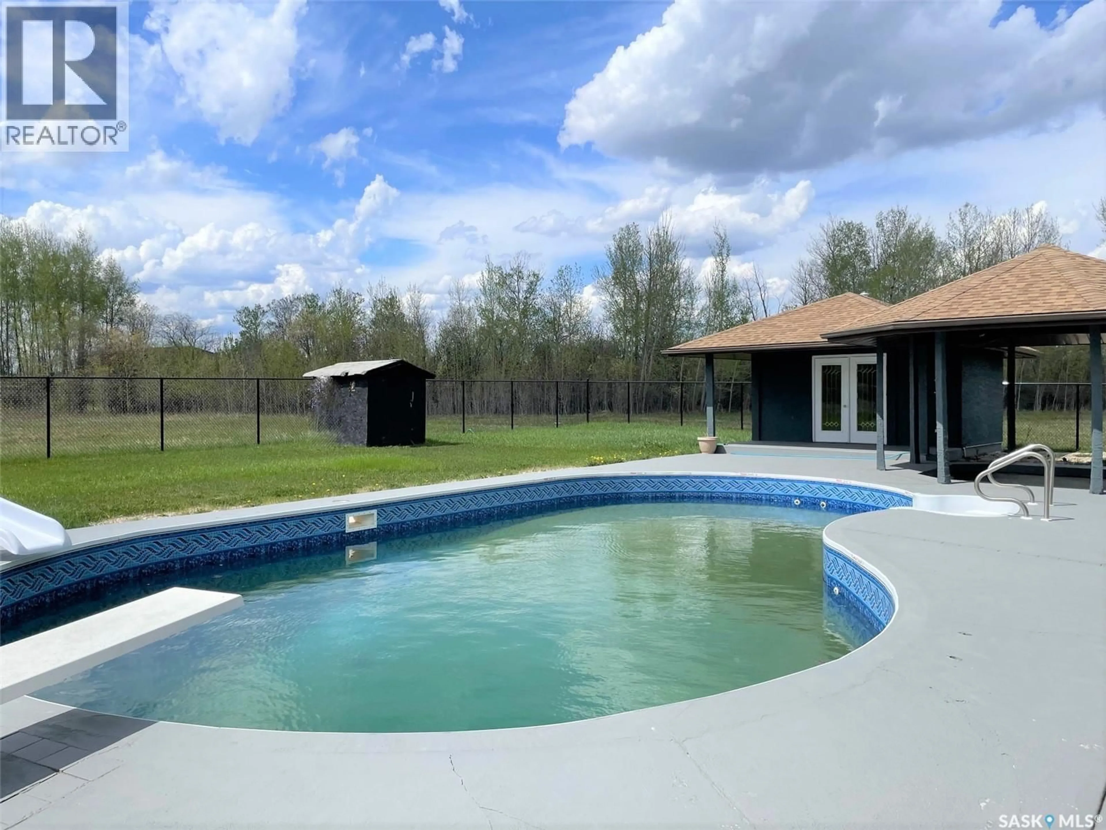 Pool for 701 BAY STREET, Hudson Bay Saskatchewan S0E0Y0