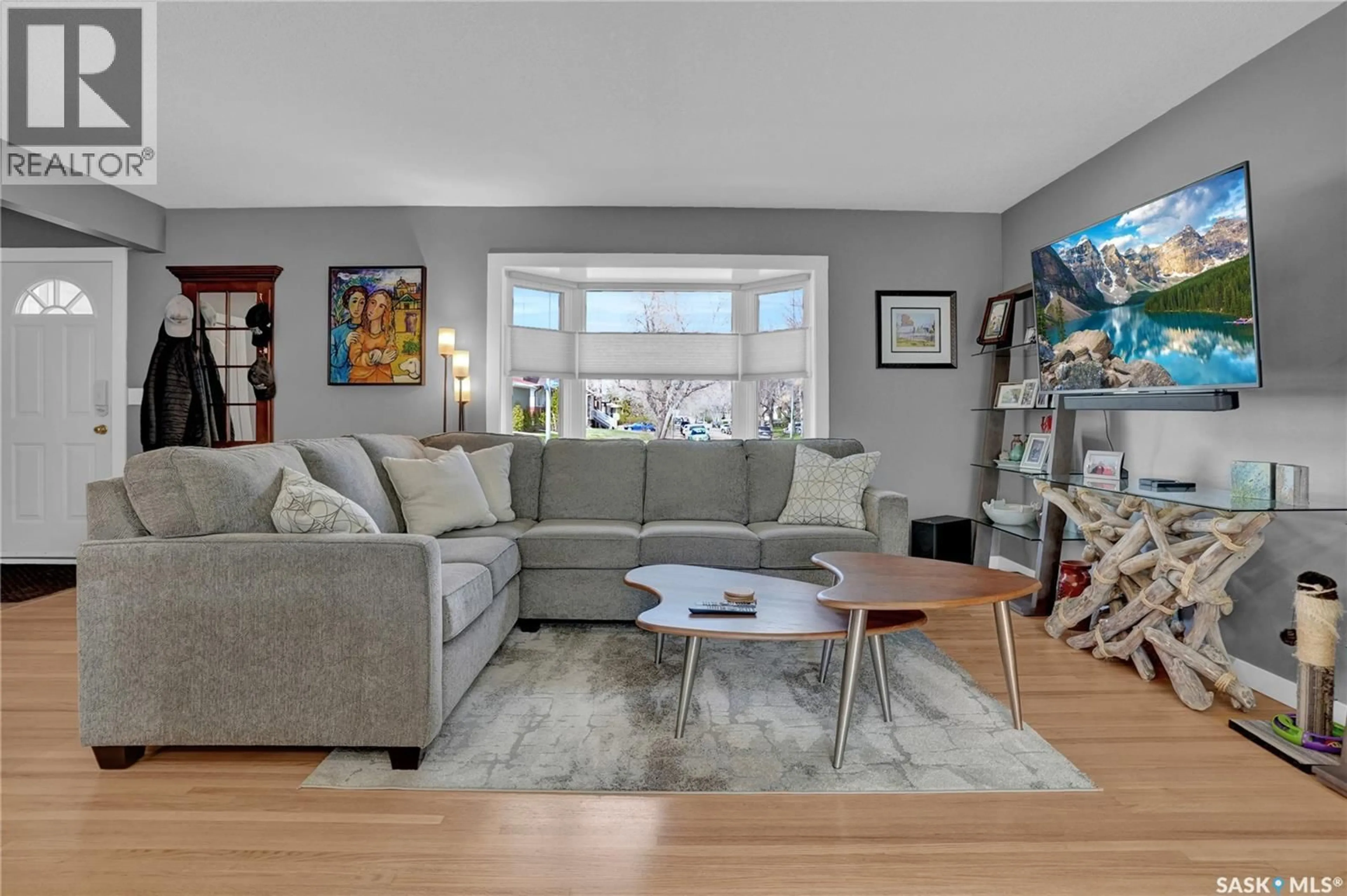 Living room with furniture, unknown for 117 DOUGLAS AVENUE, Regina Saskatchewan S4N1H2