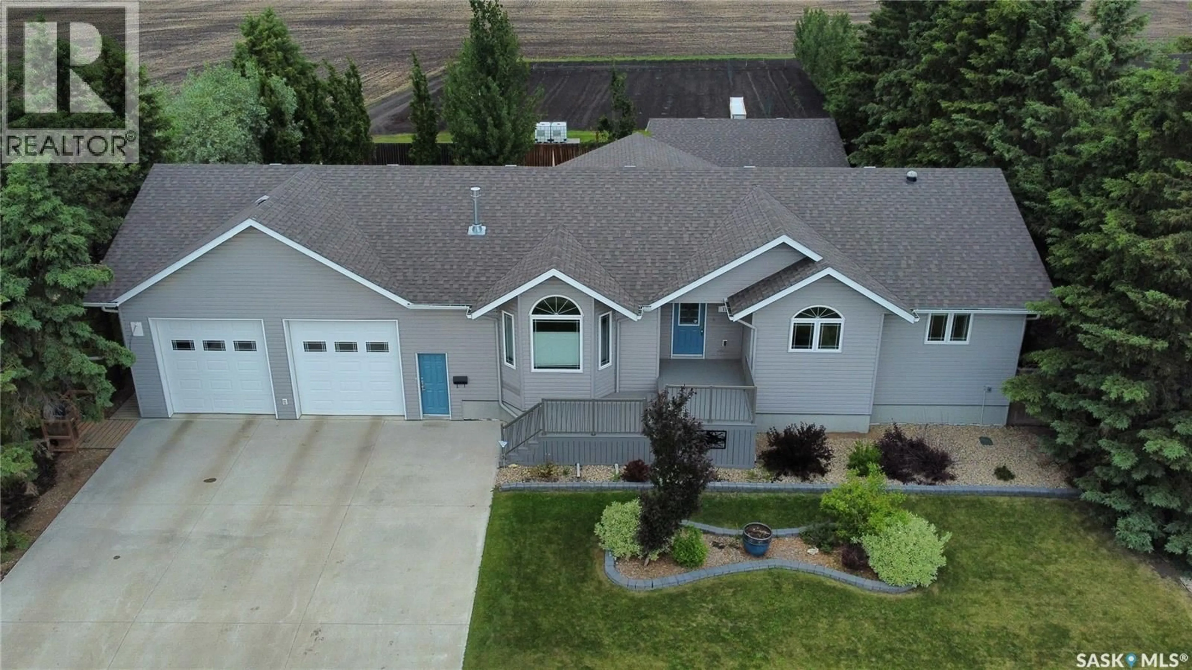 A pic from outside/outdoor area/front of a property/back of a property/a pic from drone, street for 118 BABINGTON AVENUE, Melfort Saskatchewan S0E1A0