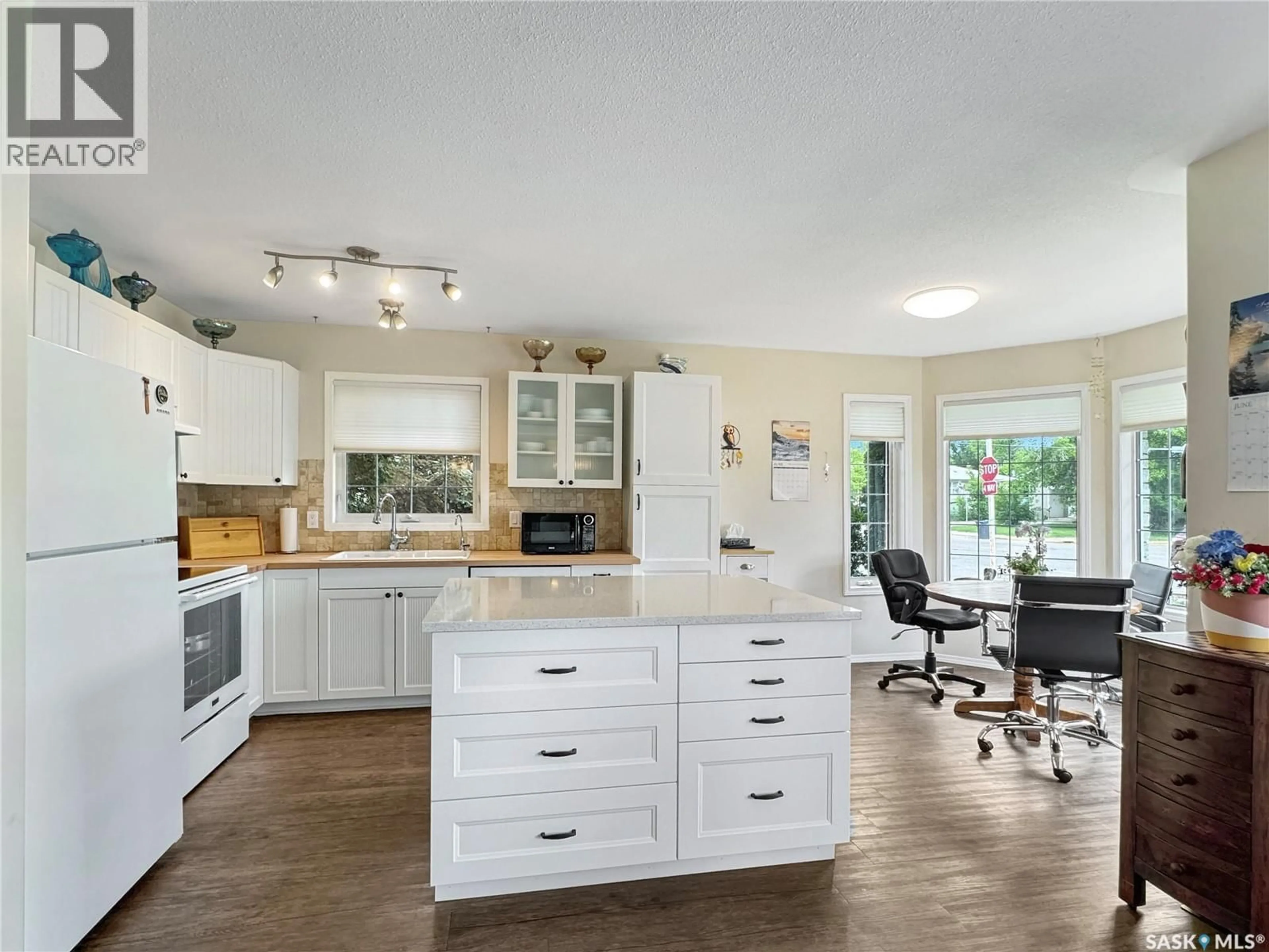 Open concept kitchen, unknown for 1091 110TH STREET, North Battleford Saskatchewan S9A2H3