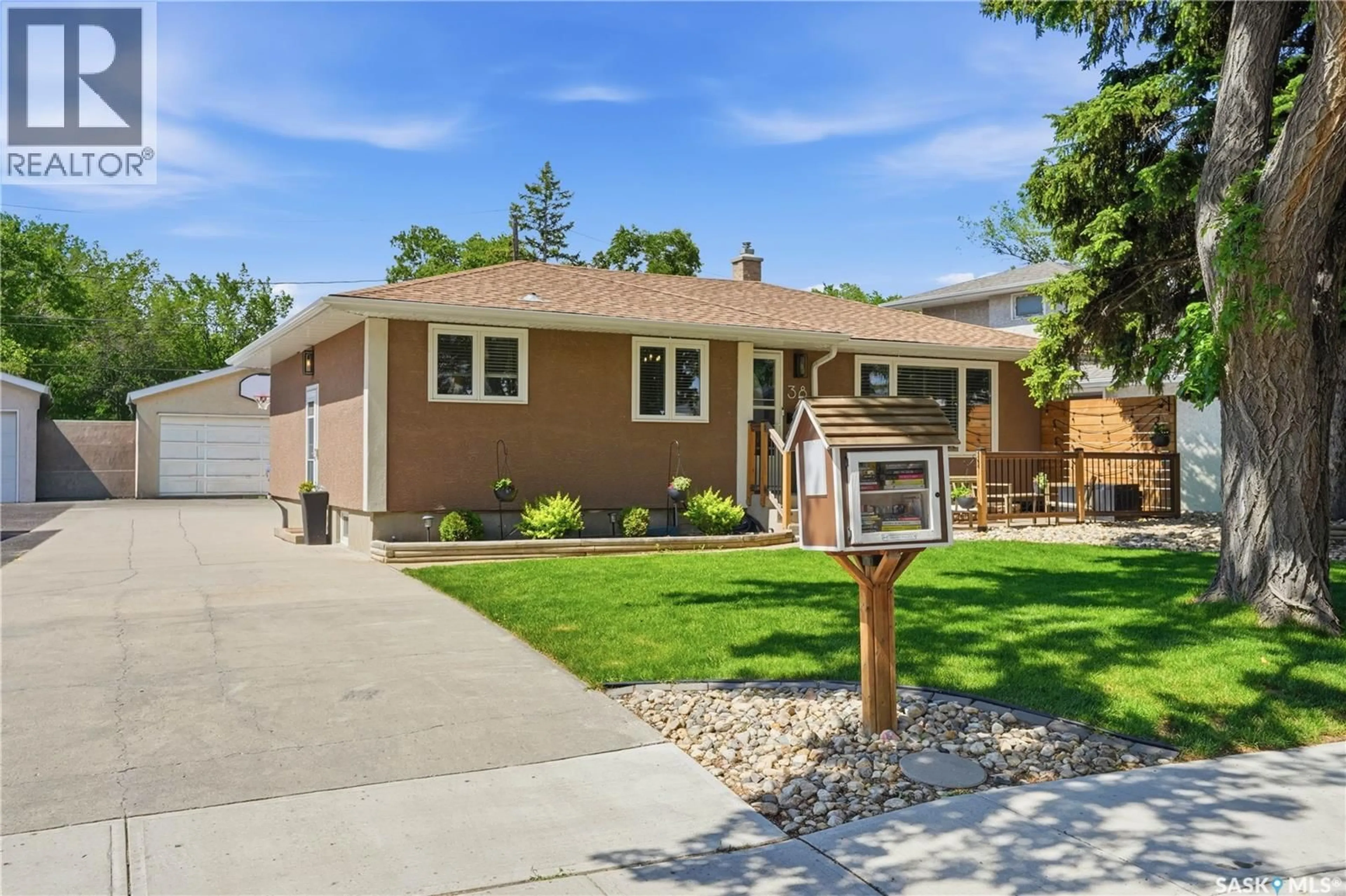 Unknown for 38 ELLISON CRESCENT, Regina Saskatchewan S4R4V5