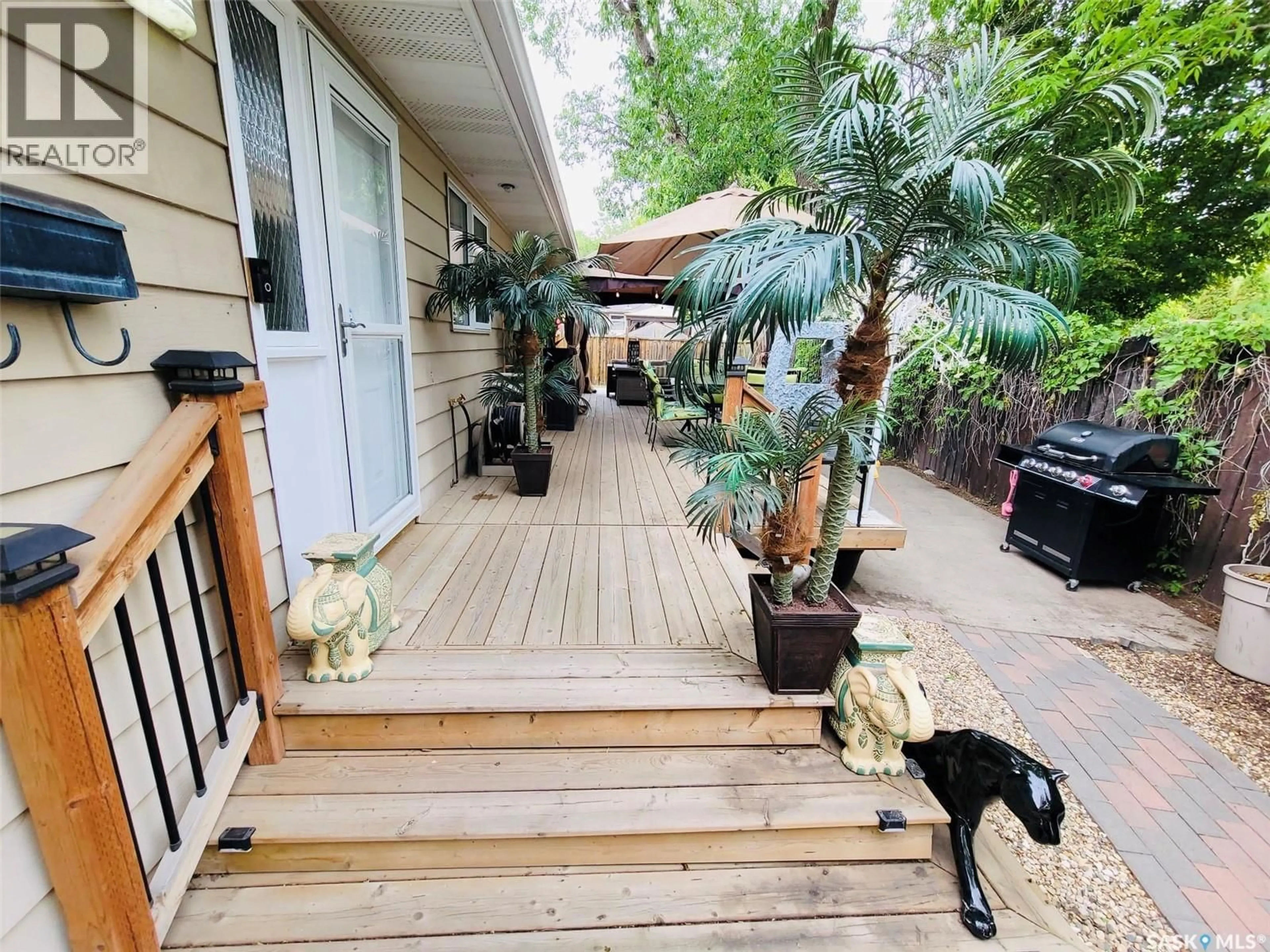 Patio, street for 374 RODENBUSH DRIVE, Regina Saskatchewan S4R7L5