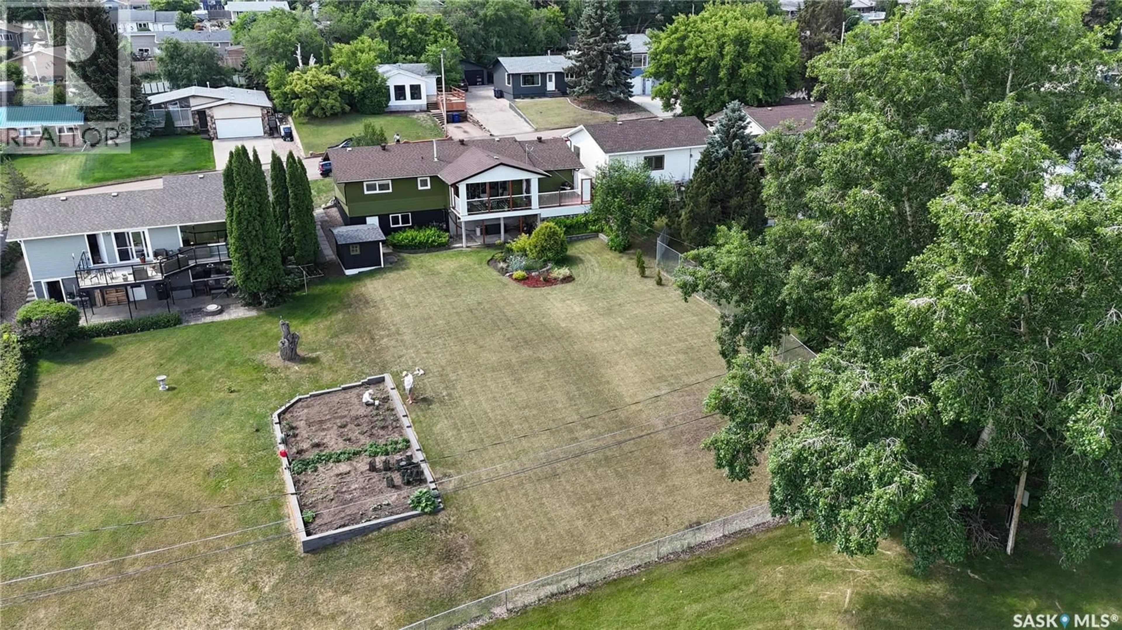 A pic from outside/outdoor area/front of a property/back of a property/a pic from drone, unknown for 222 33RD STREET, Battleford Saskatchewan S0M0E0