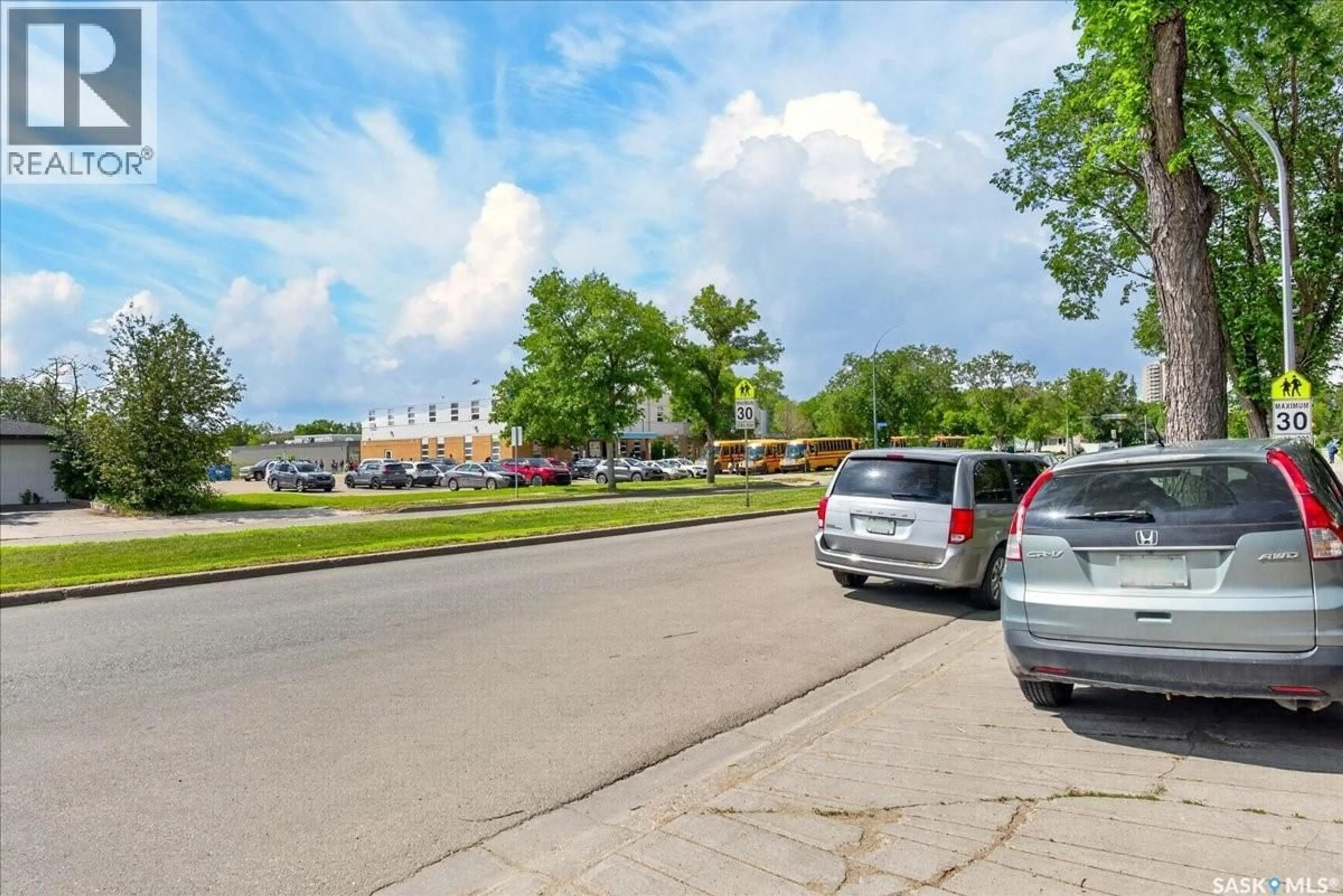 Parking for 3909 HILLSDALE STREET, Regina Saskatchewan S4S3Y6
