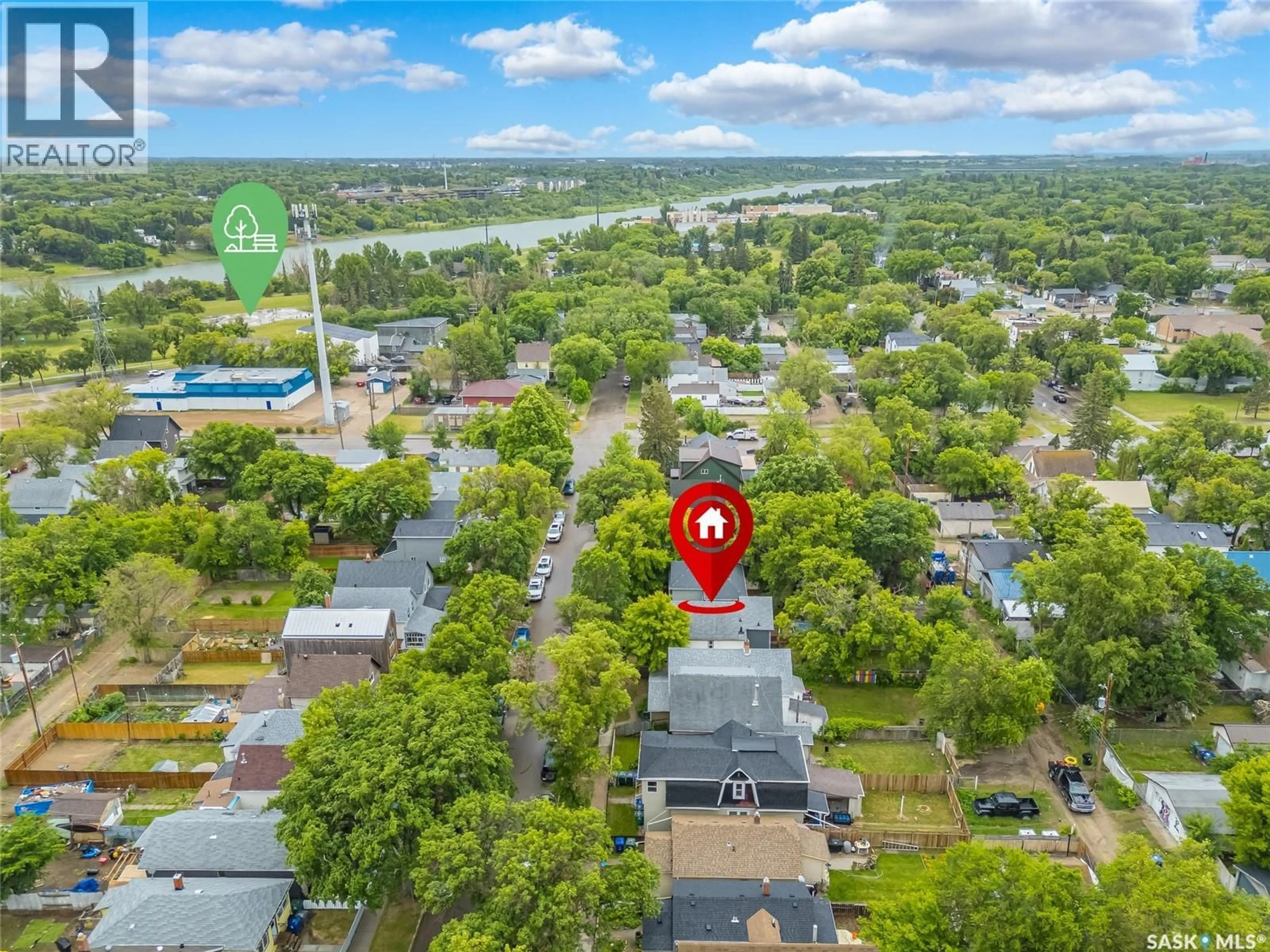 A pic from outside/outdoor area/front of a property/back of a property/a pic from drone, street for 519 G AVENUE, Saskatoon Saskatchewan S7M1V7