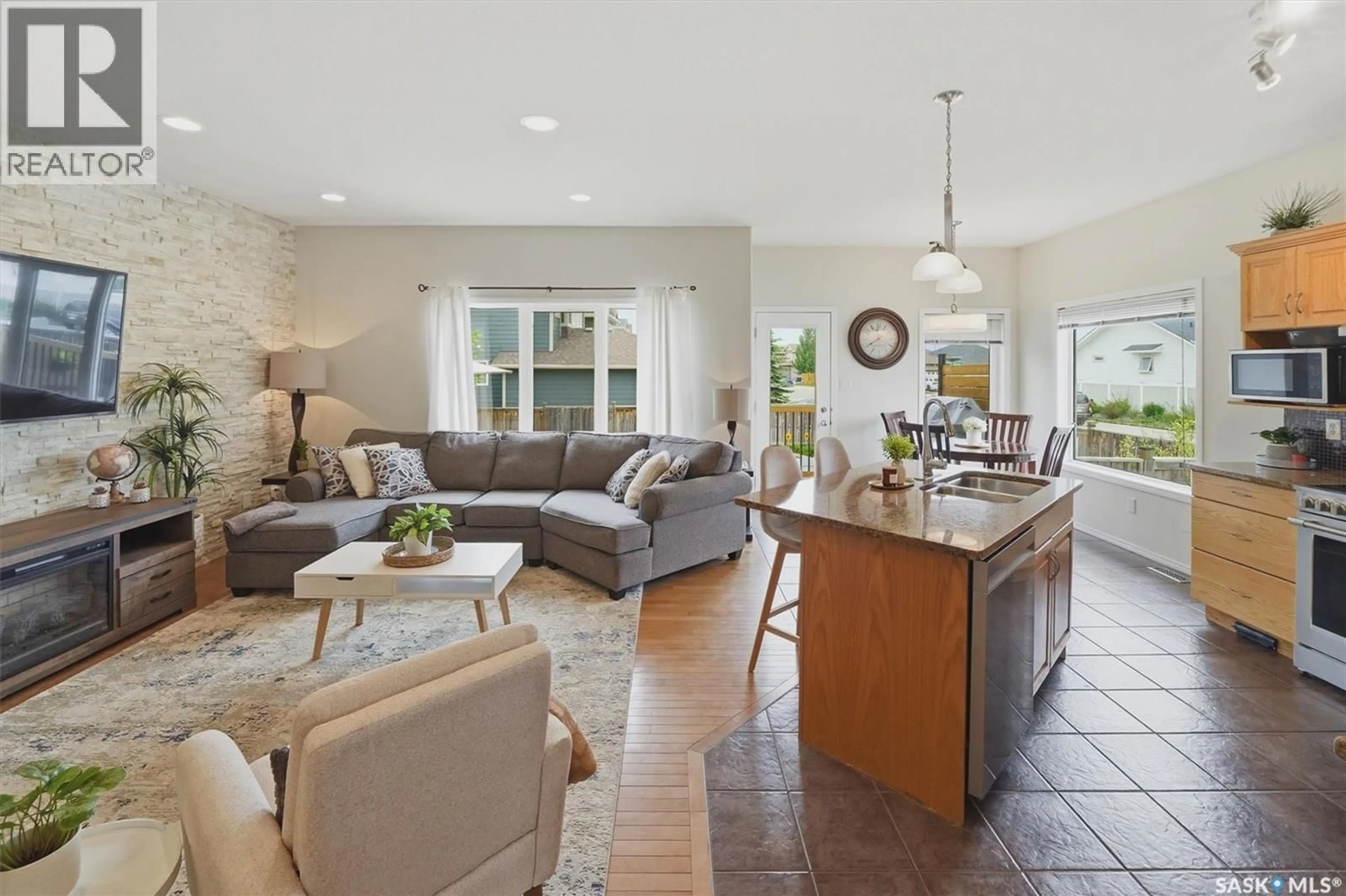 Open concept kitchen, unknown for 1358 DENHAM CRESCENT, Saskatoon Saskatchewan S7R0B1