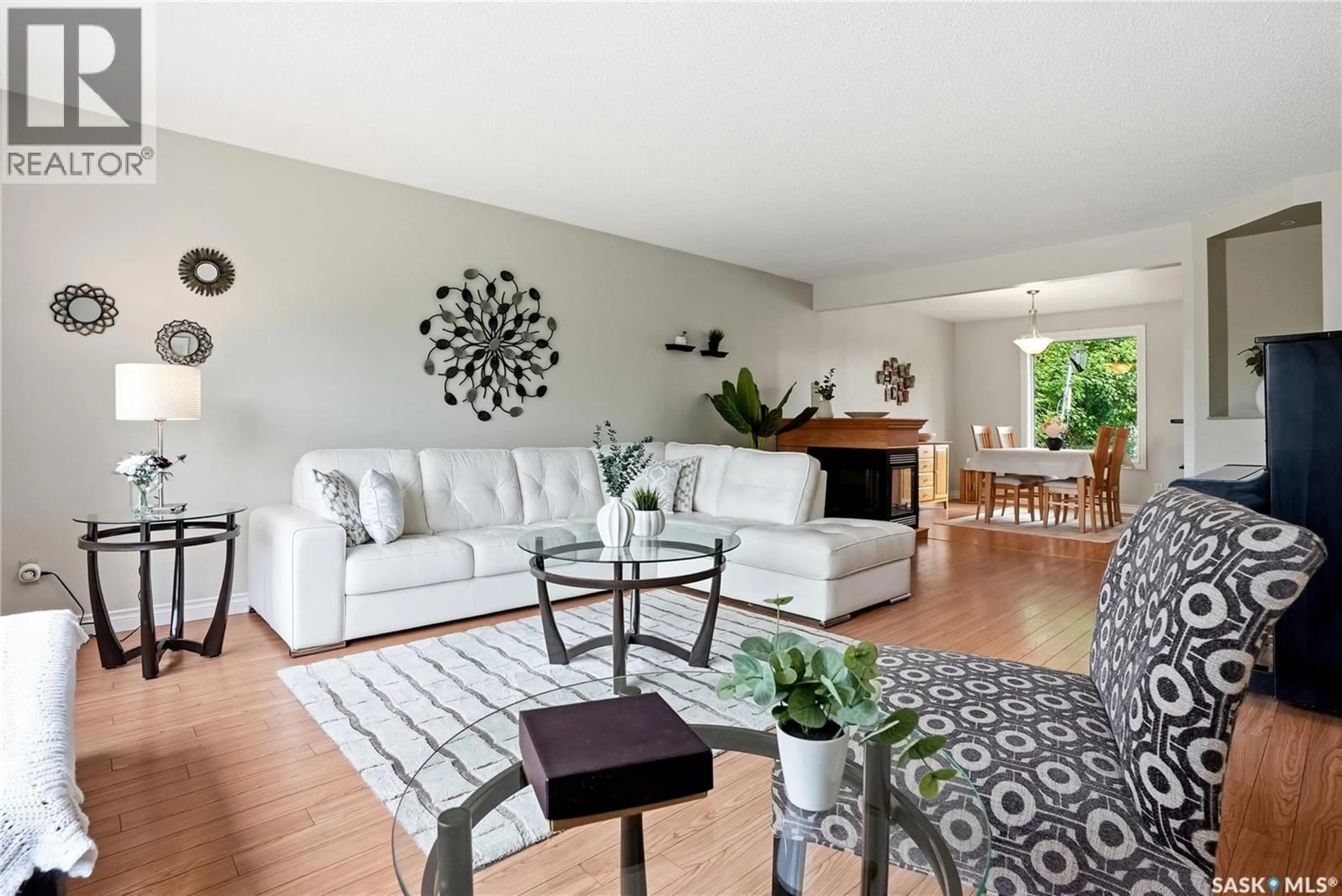 Living room with furniture, unknown for 21 NEILSON CRESCENT, Saskatoon Saskatchewan S7H3N4