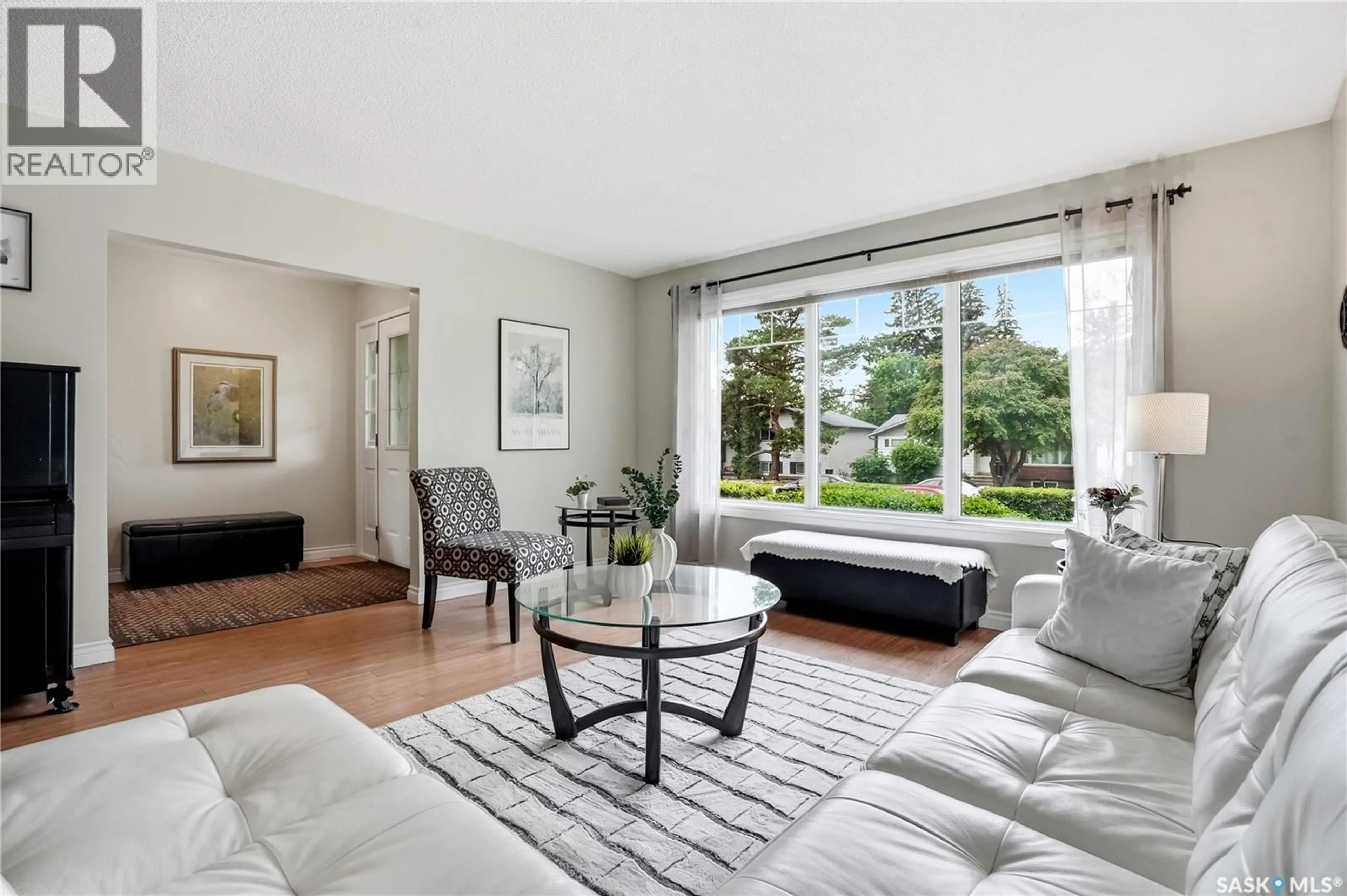 Living room with furniture, unknown for 21 NEILSON CRESCENT, Saskatoon Saskatchewan S7H3N4