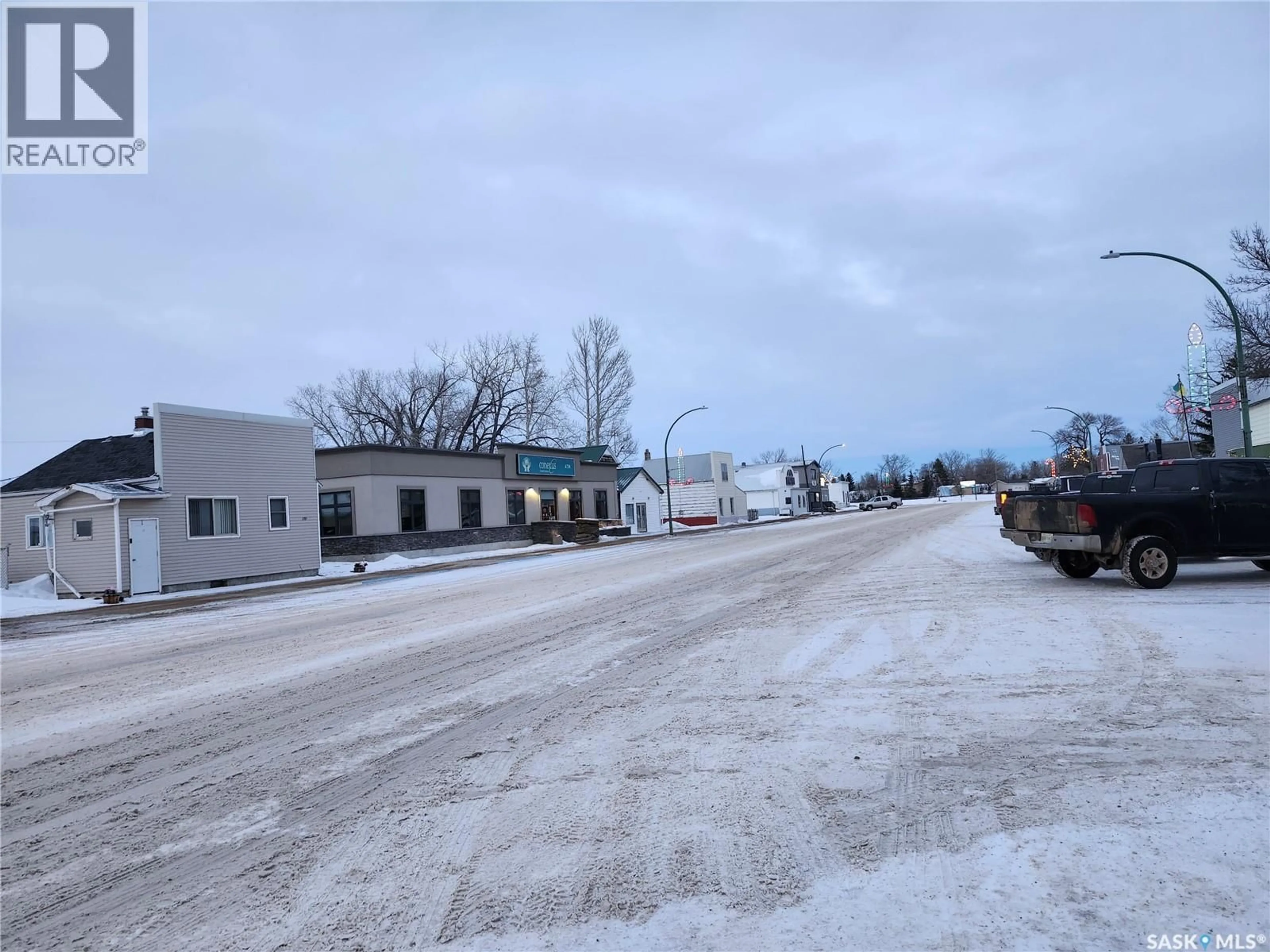 Parking for 205 MAIN STREET, Midale Saskatchewan S0C1S0