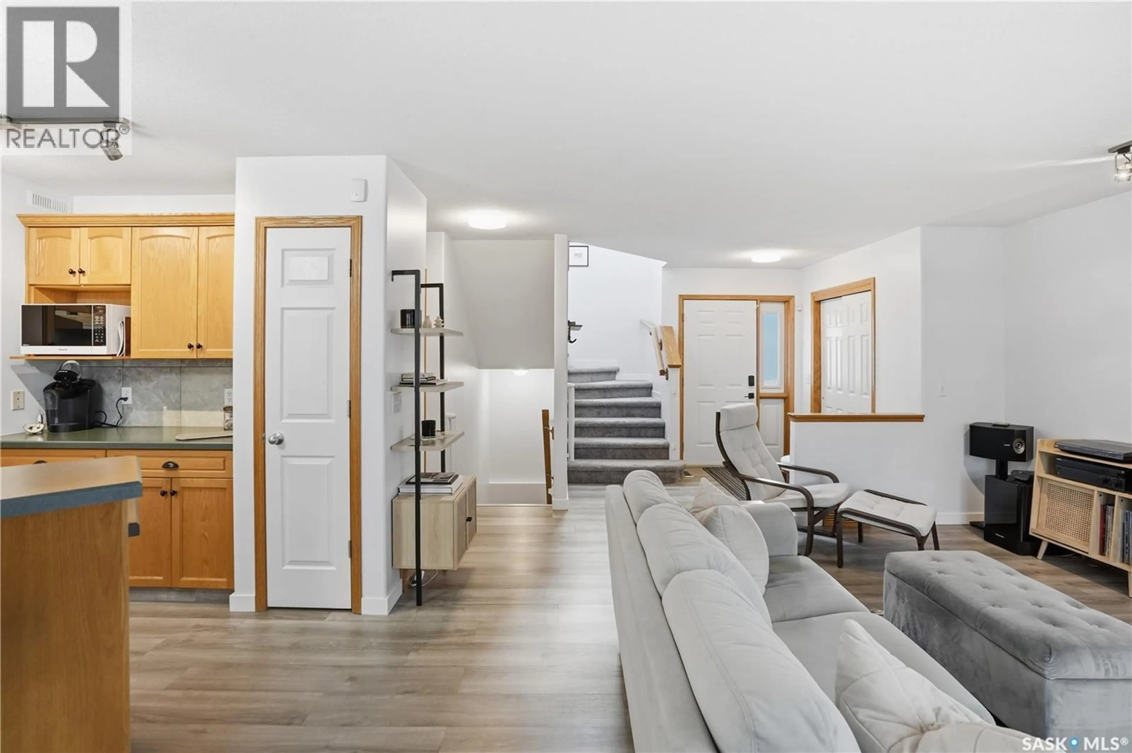 Unknown for 1663 FENWICK CRESCENT, Regina Saskatchewan S4X4N4