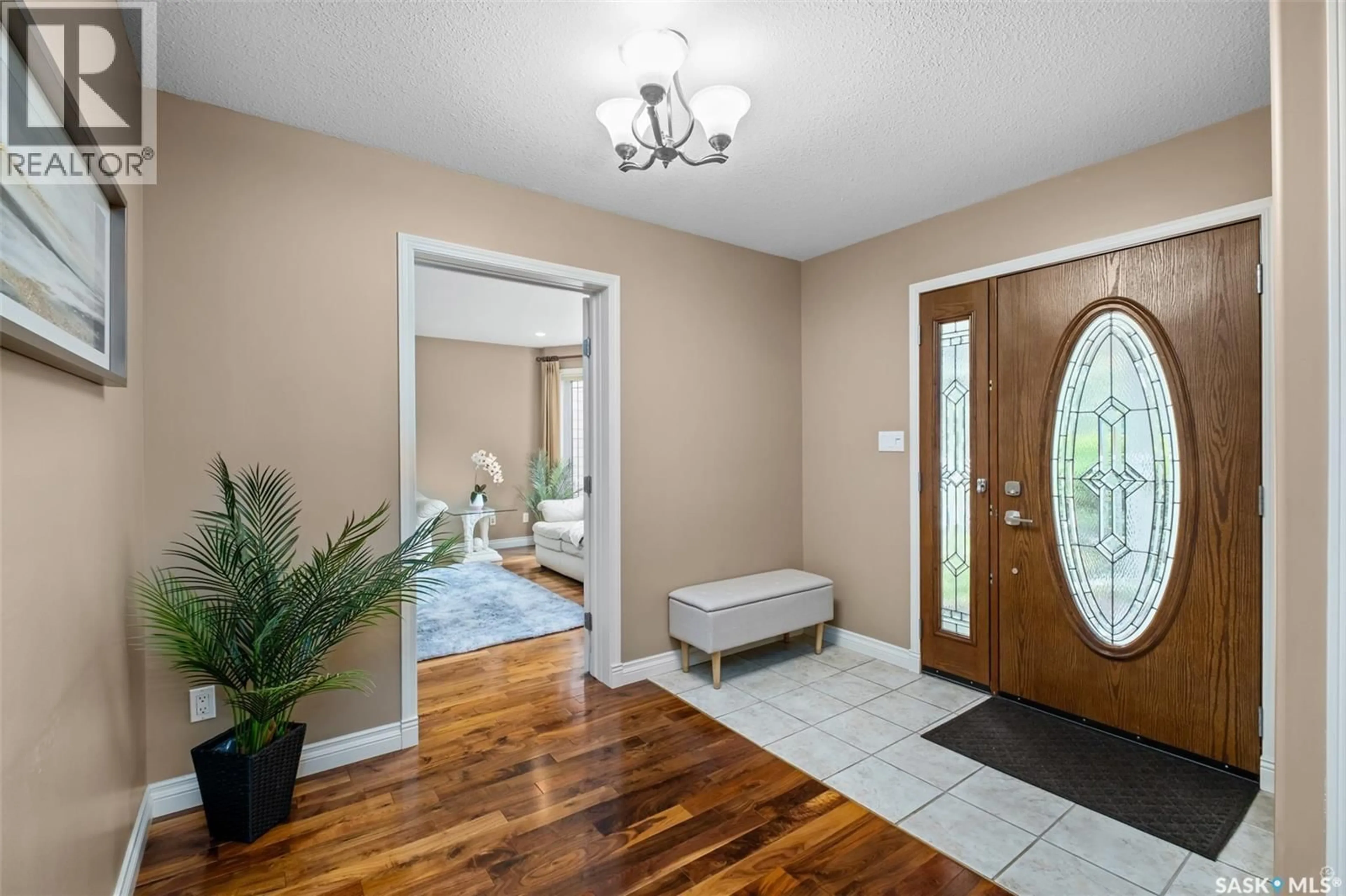 Indoor entryway for 1293 AMOS PLACE, Prince Albert Saskatchewan S6V7A5