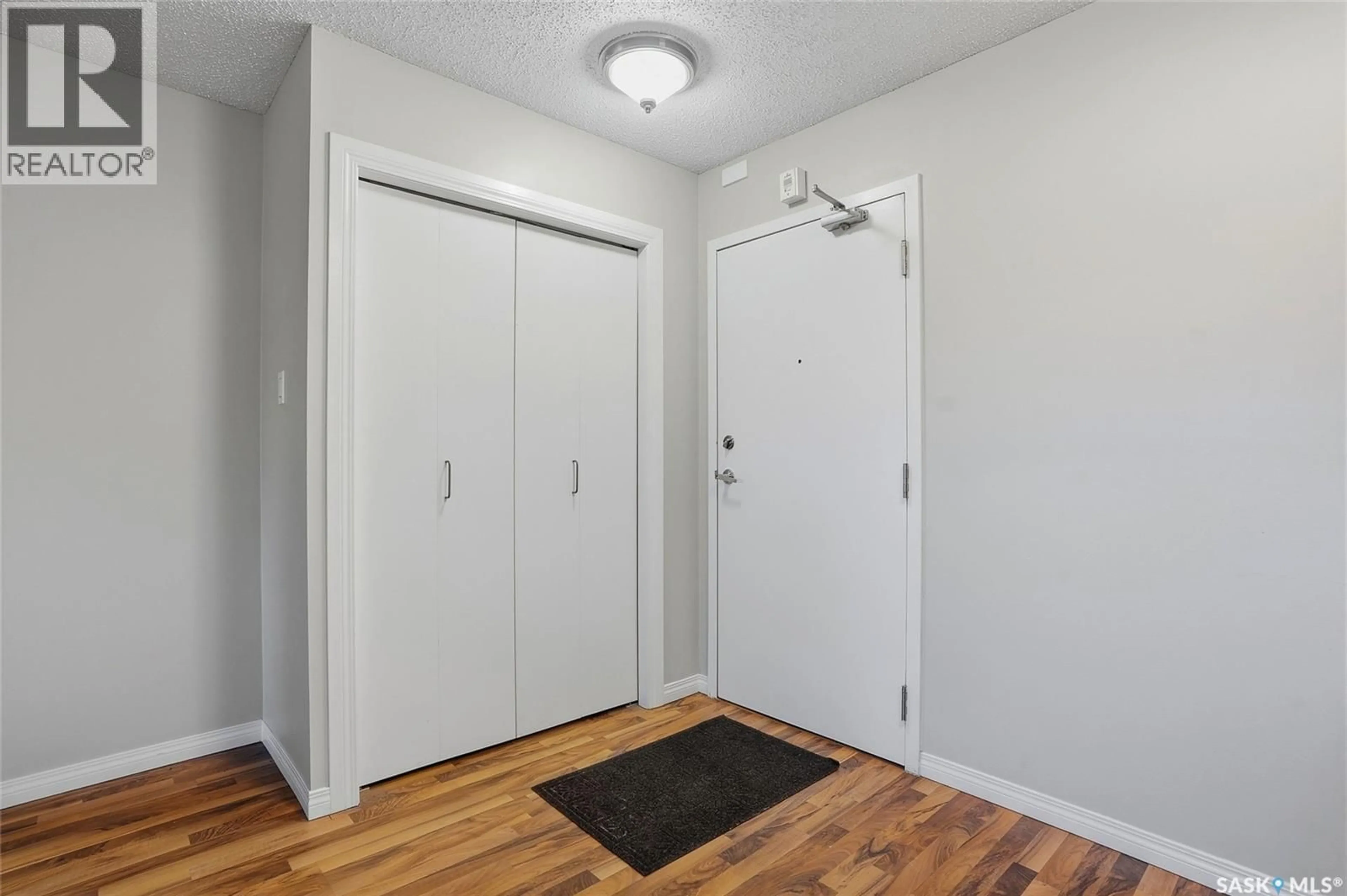 Indoor entryway for 105 333 SILVERWOOD ROAD, Saskatoon Saskatchewan S7K6G1