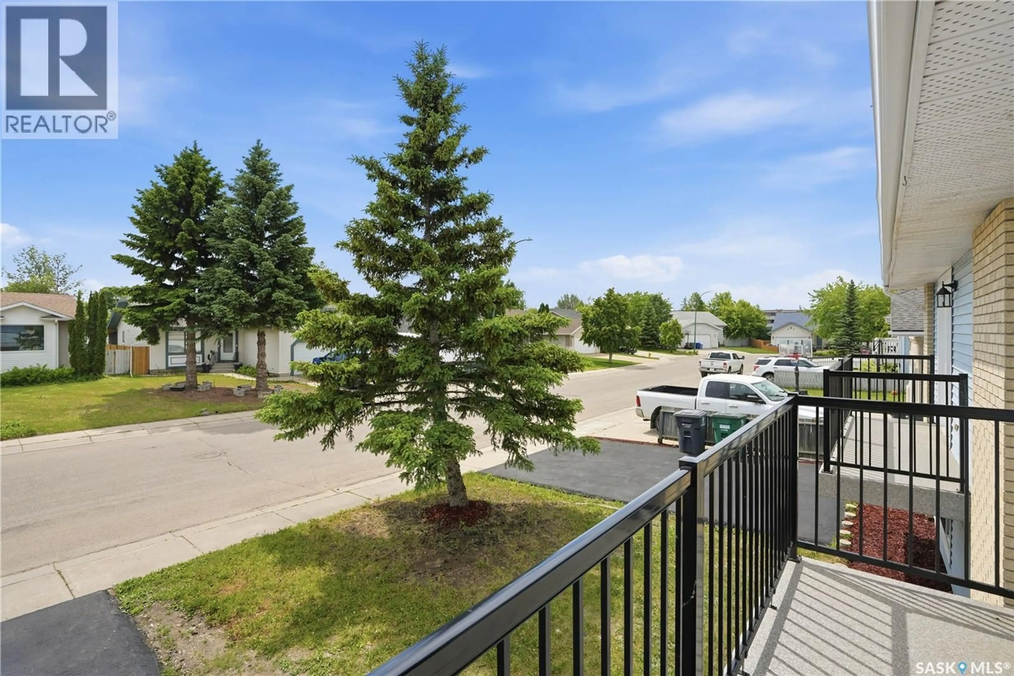 Patio, unknown for 114 - 116 HALL CRESCENT, Saskatoon Saskatchewan S7L7G6