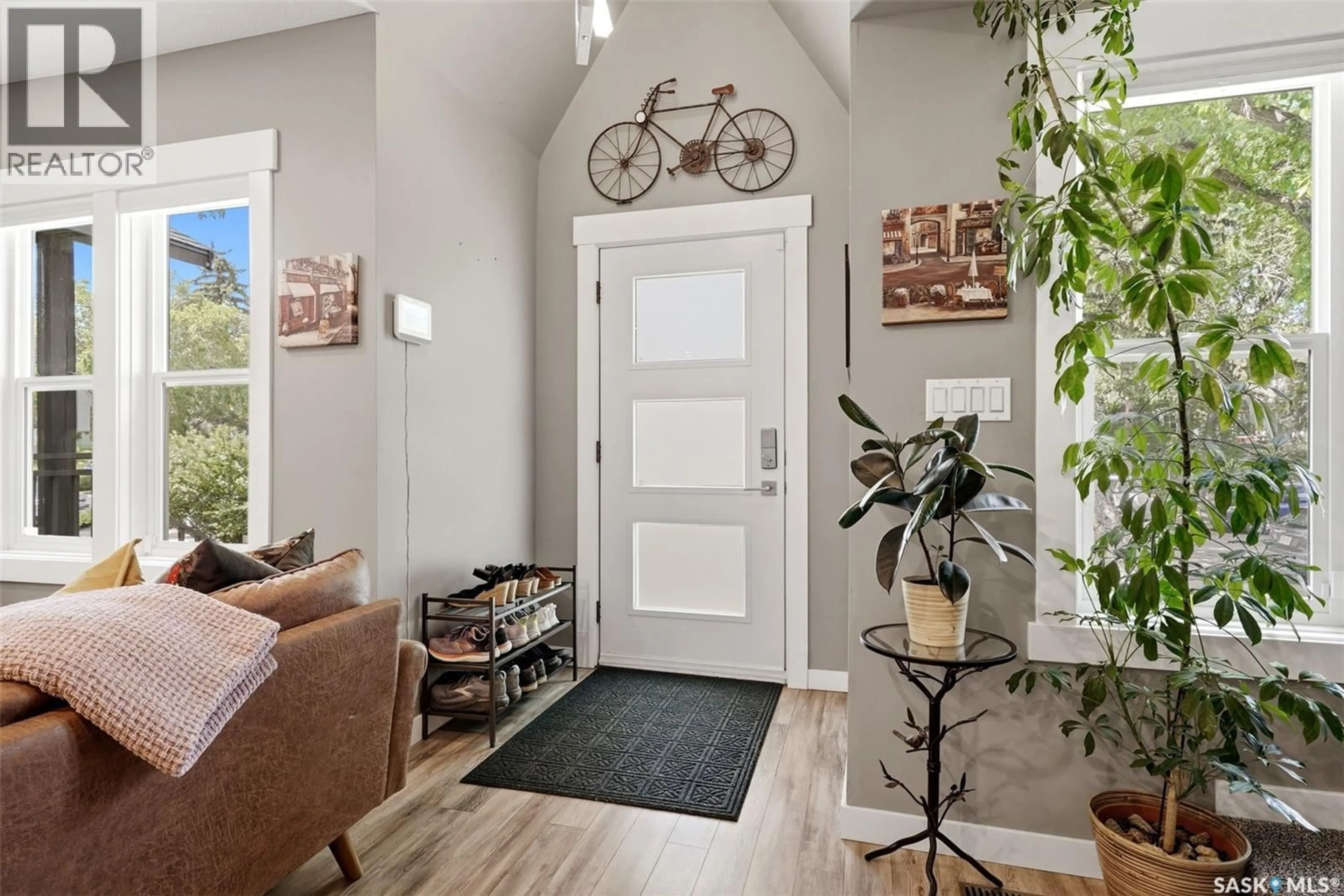 Indoor entryway for 2467 ATKINSON STREET, Regina Saskatchewan S4N3X6