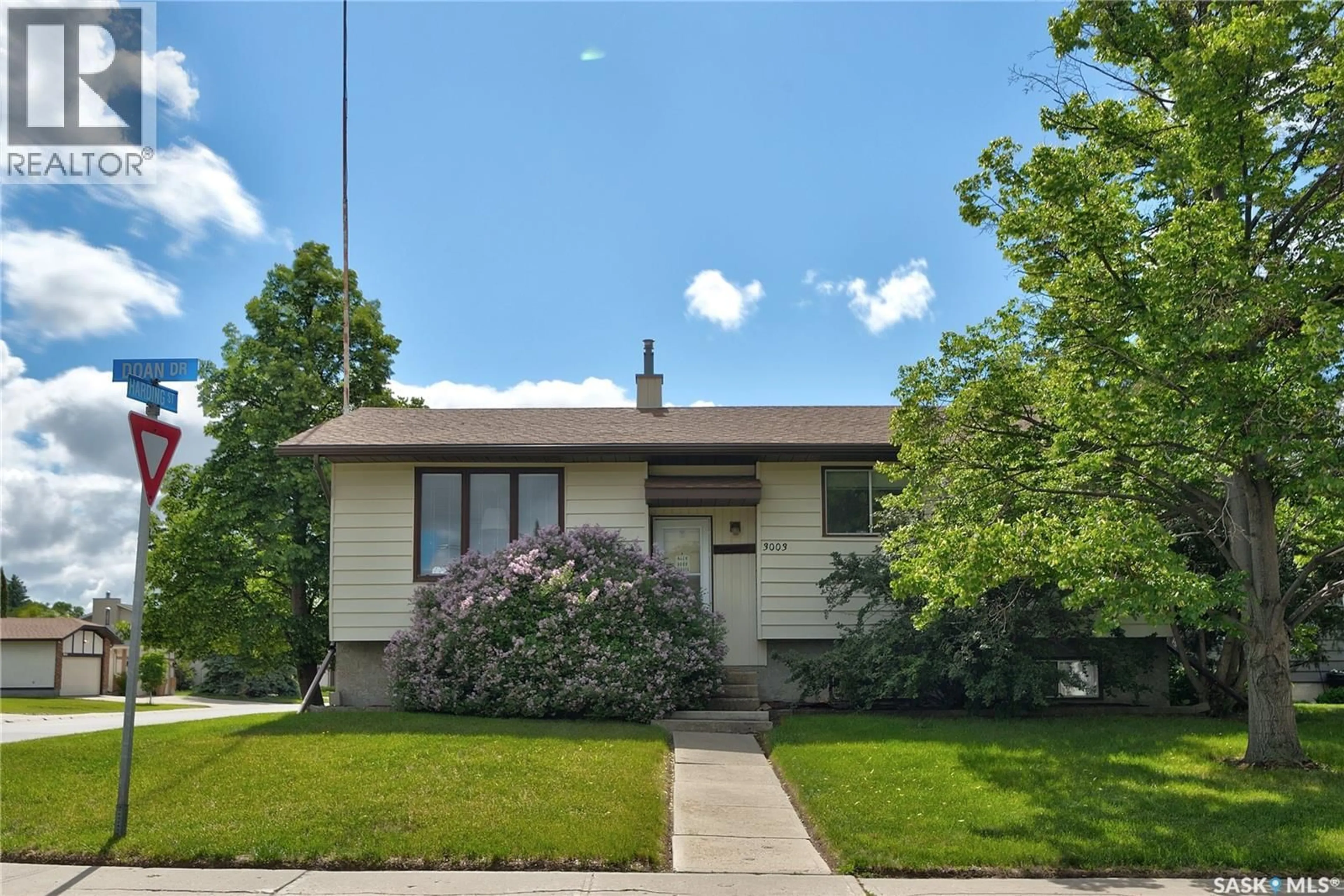 Home with vinyl exterior material, street for 3003 DOAN DRIVE, Regina Saskatchewan S4V1H6