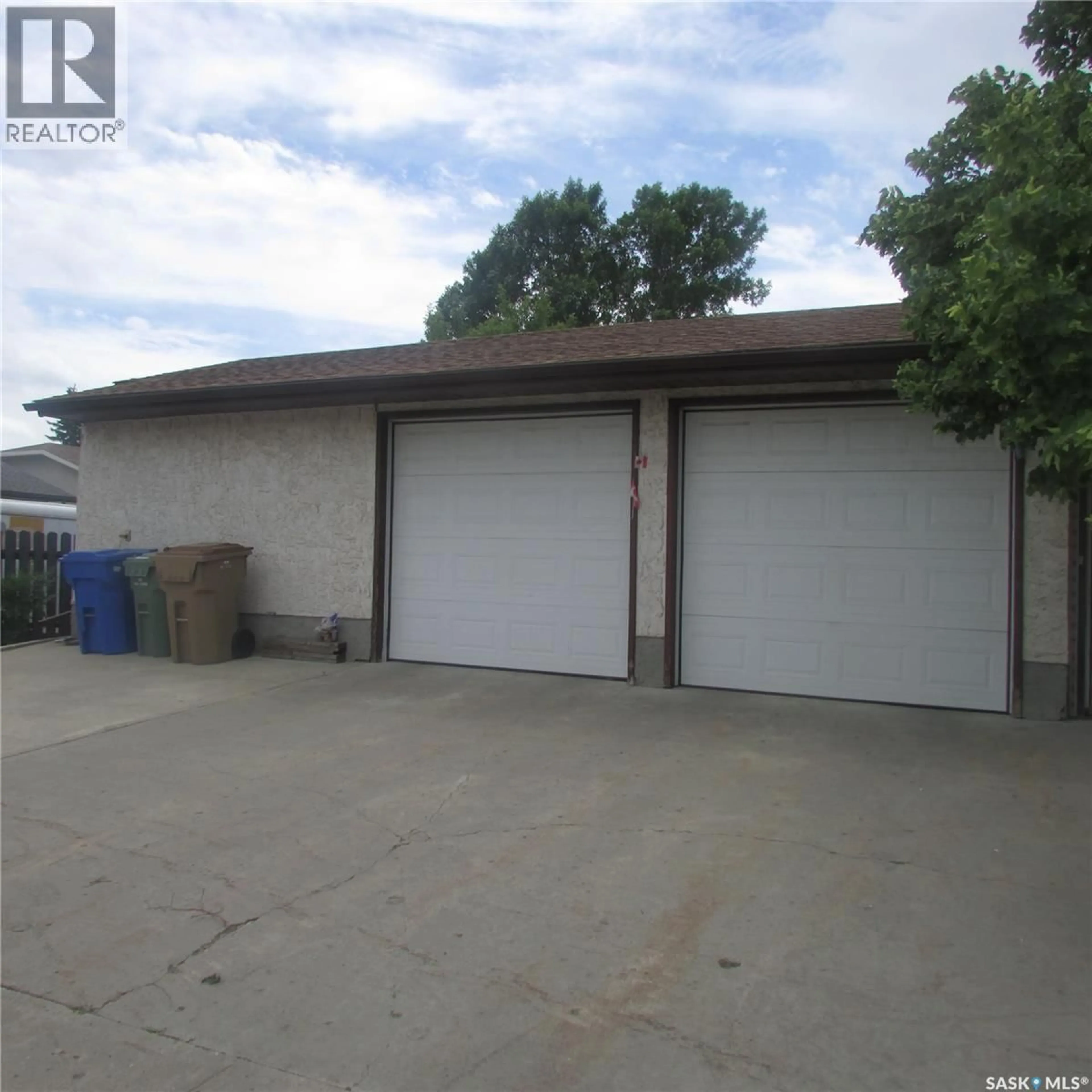 Indoor garage for 3003 DOAN DRIVE, Regina Saskatchewan S4V1H6