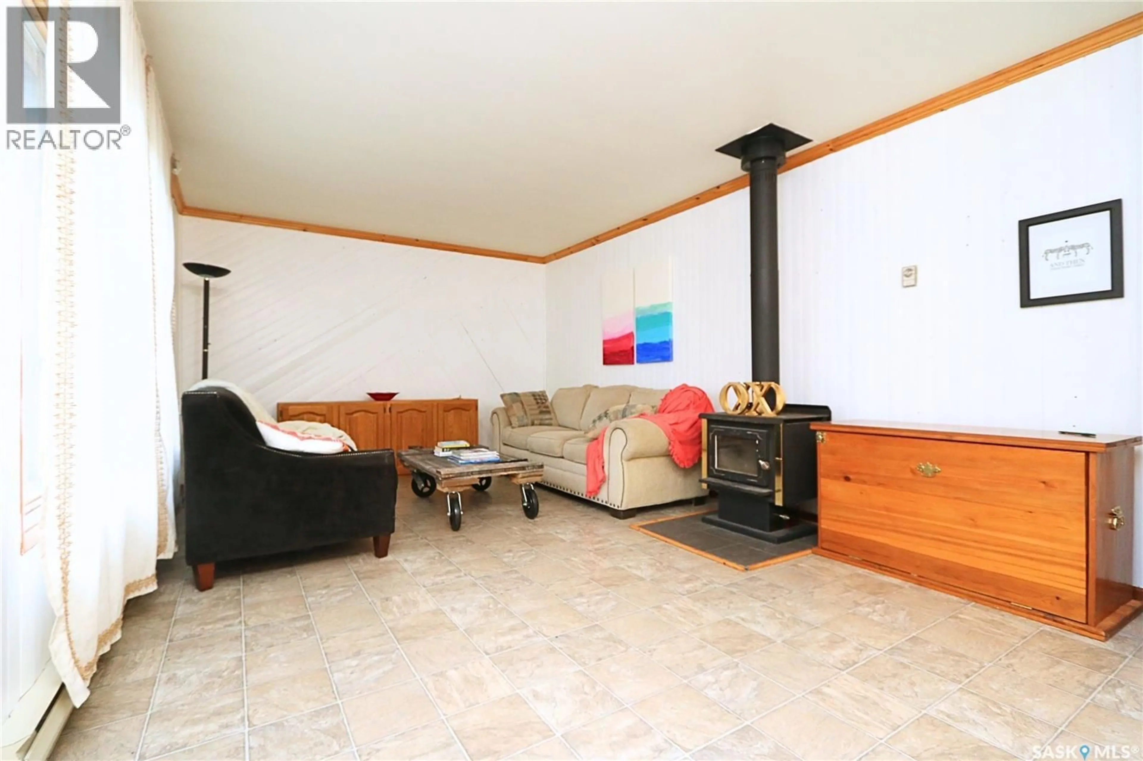 Living room with furniture, unknown for 808 POTTER PLACE, Good Lake Rm No. 274 Saskatchewan S0A0L0