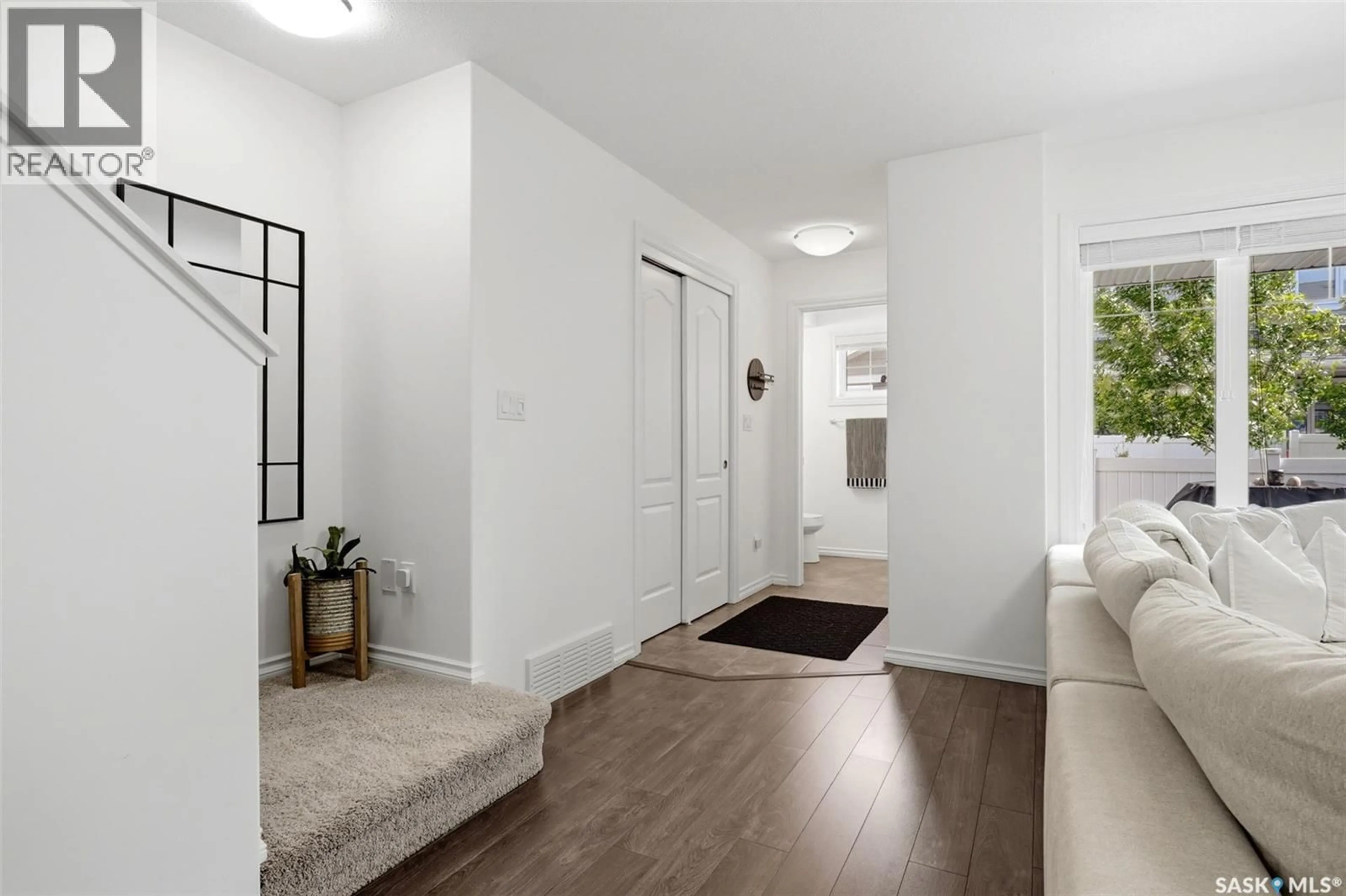 Indoor entryway for 3459 ELGAARD DRIVE, Regina Saskatchewan S4X0N4