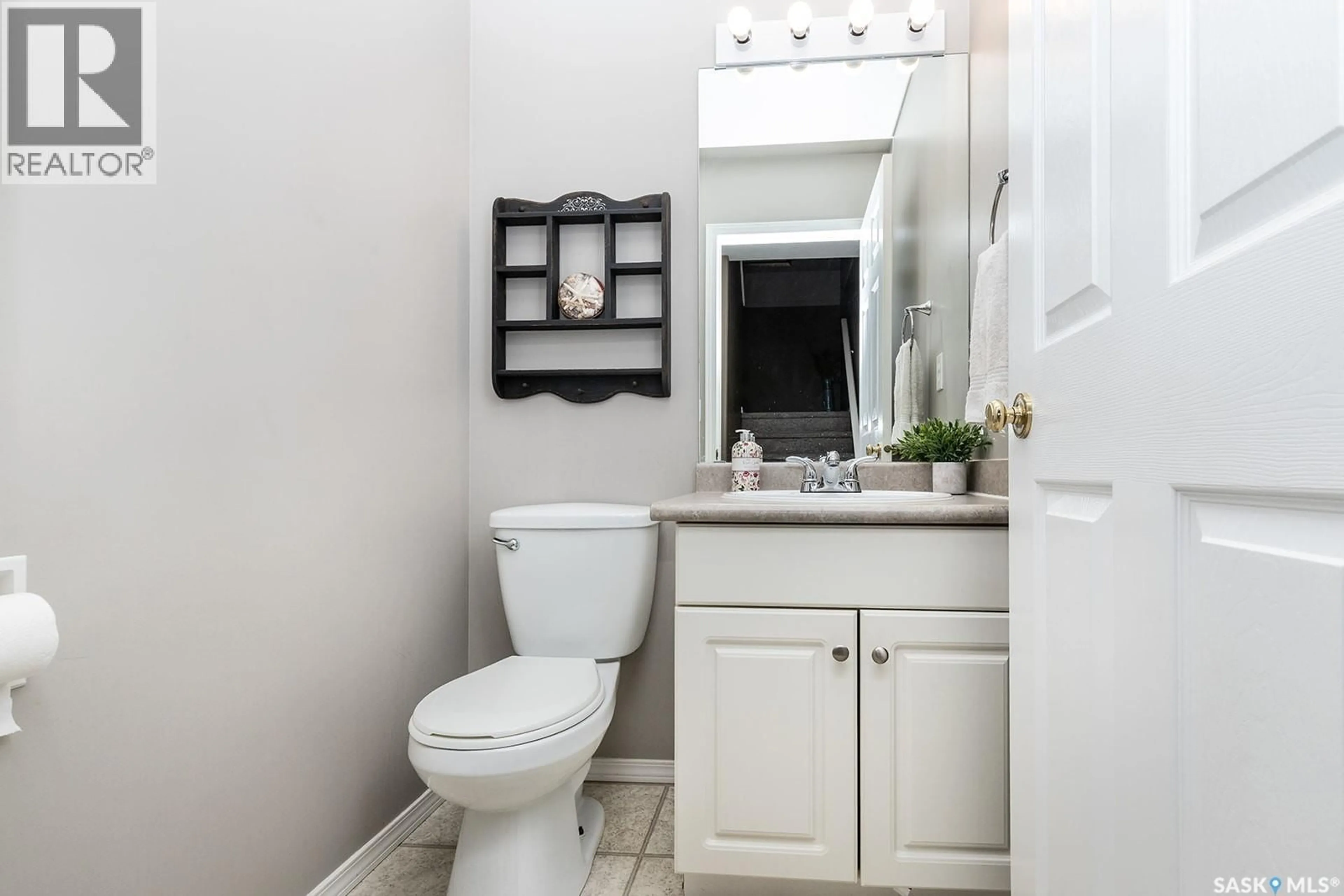 Standard bathroom, ceramic/tile floor for 111 - 5 FAIRBROTHER CRESCENT, Saskatoon Saskatchewan S7S1L3