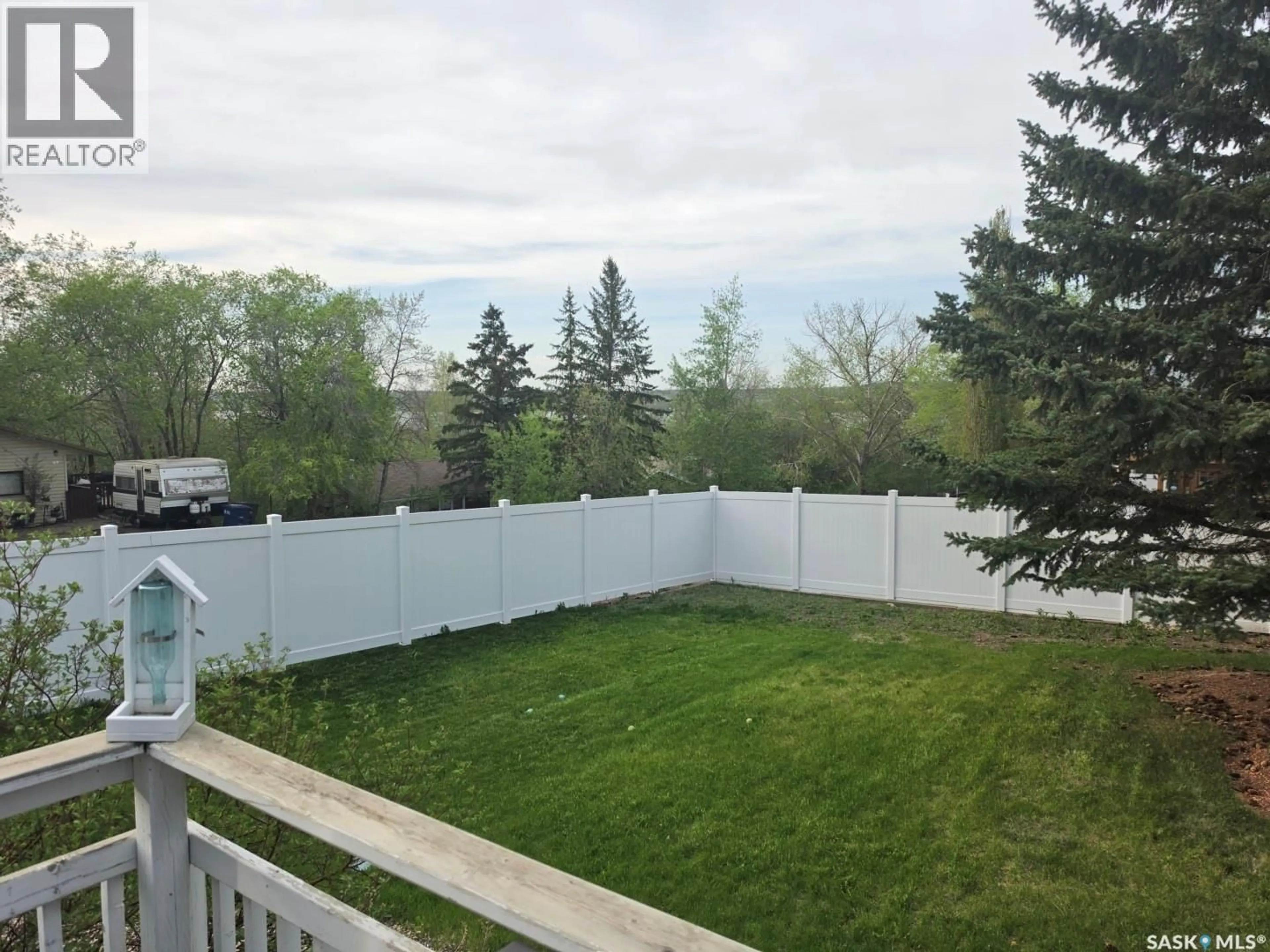 A pic from outside/outdoor area/front of a property/back of a property/a pic from drone, mountain view for 180 10TH STREET, Buena Vista Saskatchewan S2V1B1