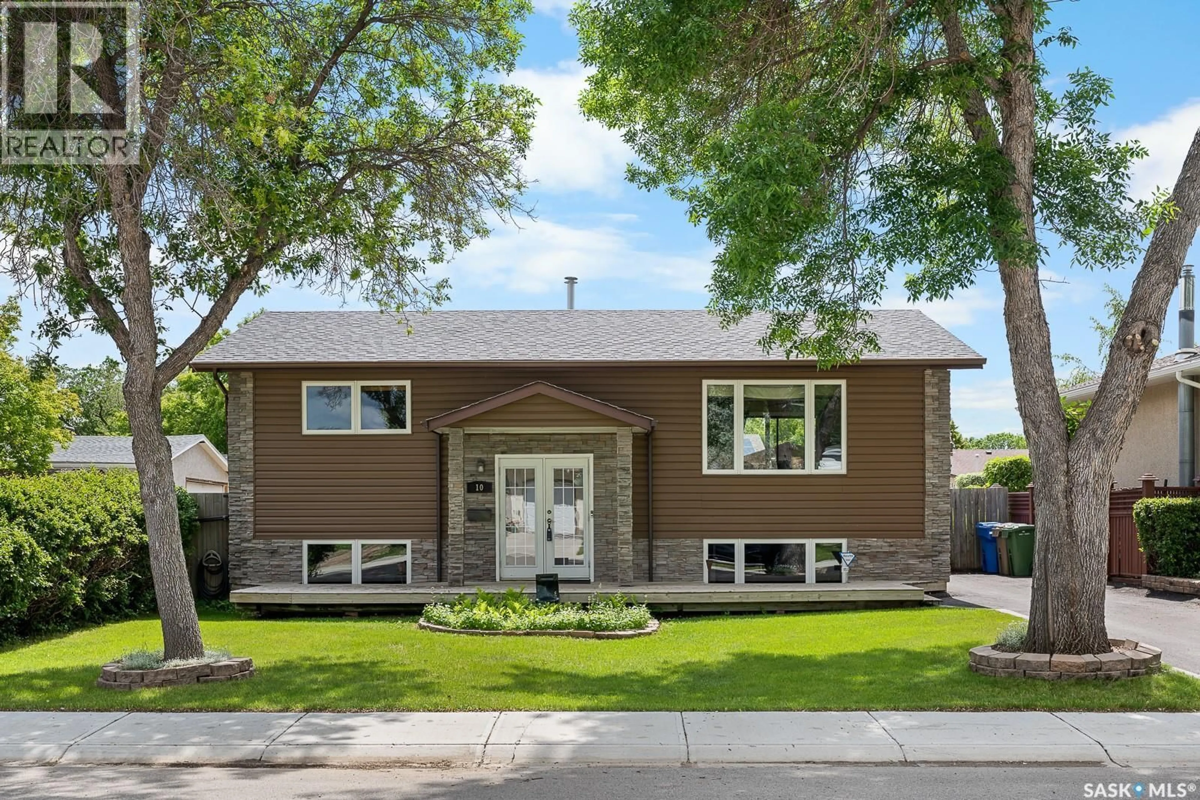 Home with vinyl exterior material, street for 10 BASTEDO CRESCENT, Regina Saskatchewan S4T6X9