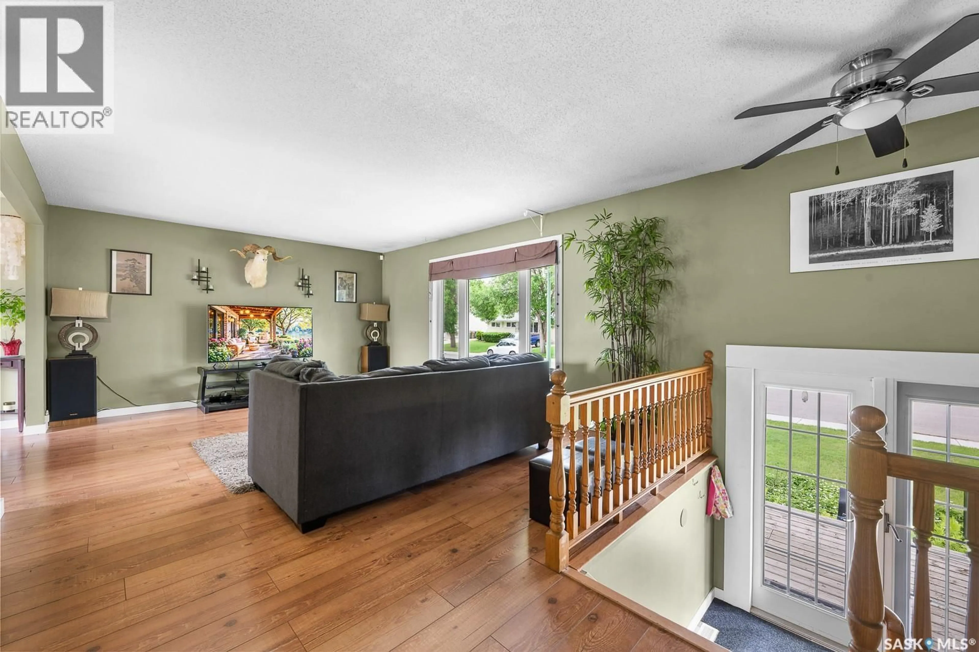 Living room with furniture, unknown for 10 BASTEDO CRESCENT, Regina Saskatchewan S4T6X9
