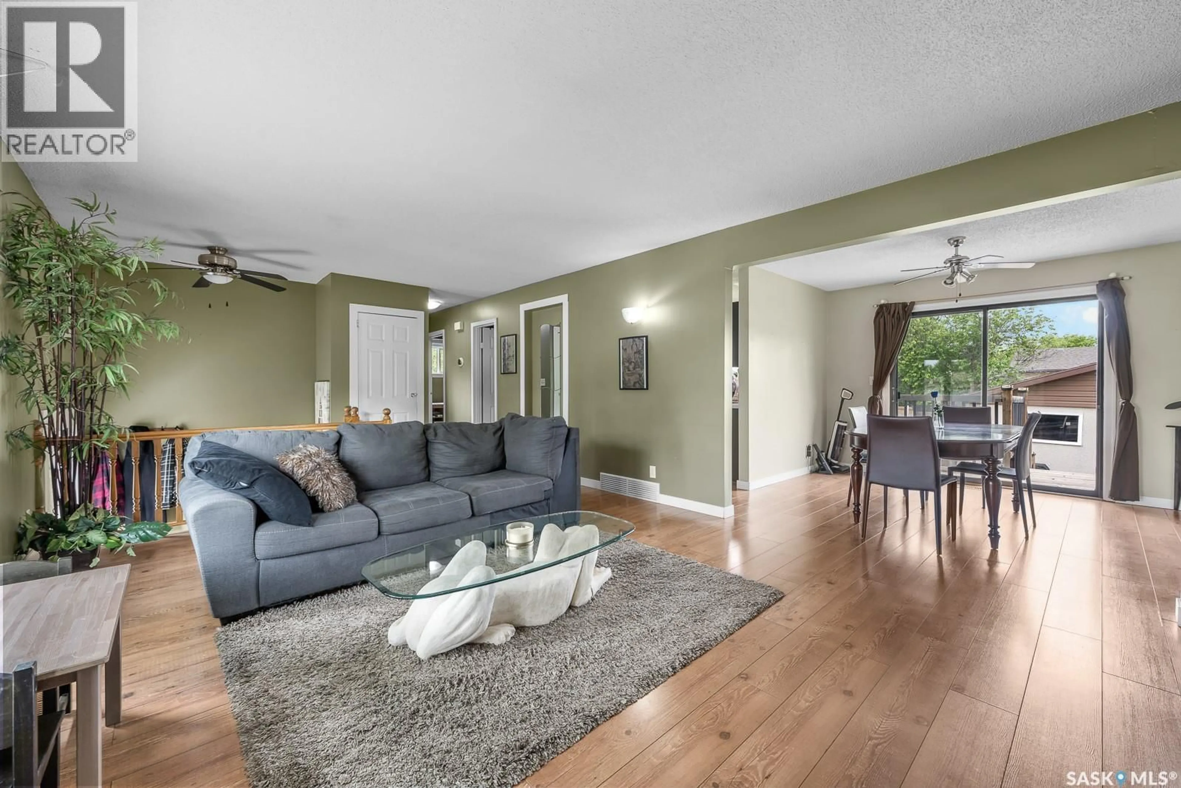 Living room with furniture, unknown for 10 BASTEDO CRESCENT, Regina Saskatchewan S4T6X9