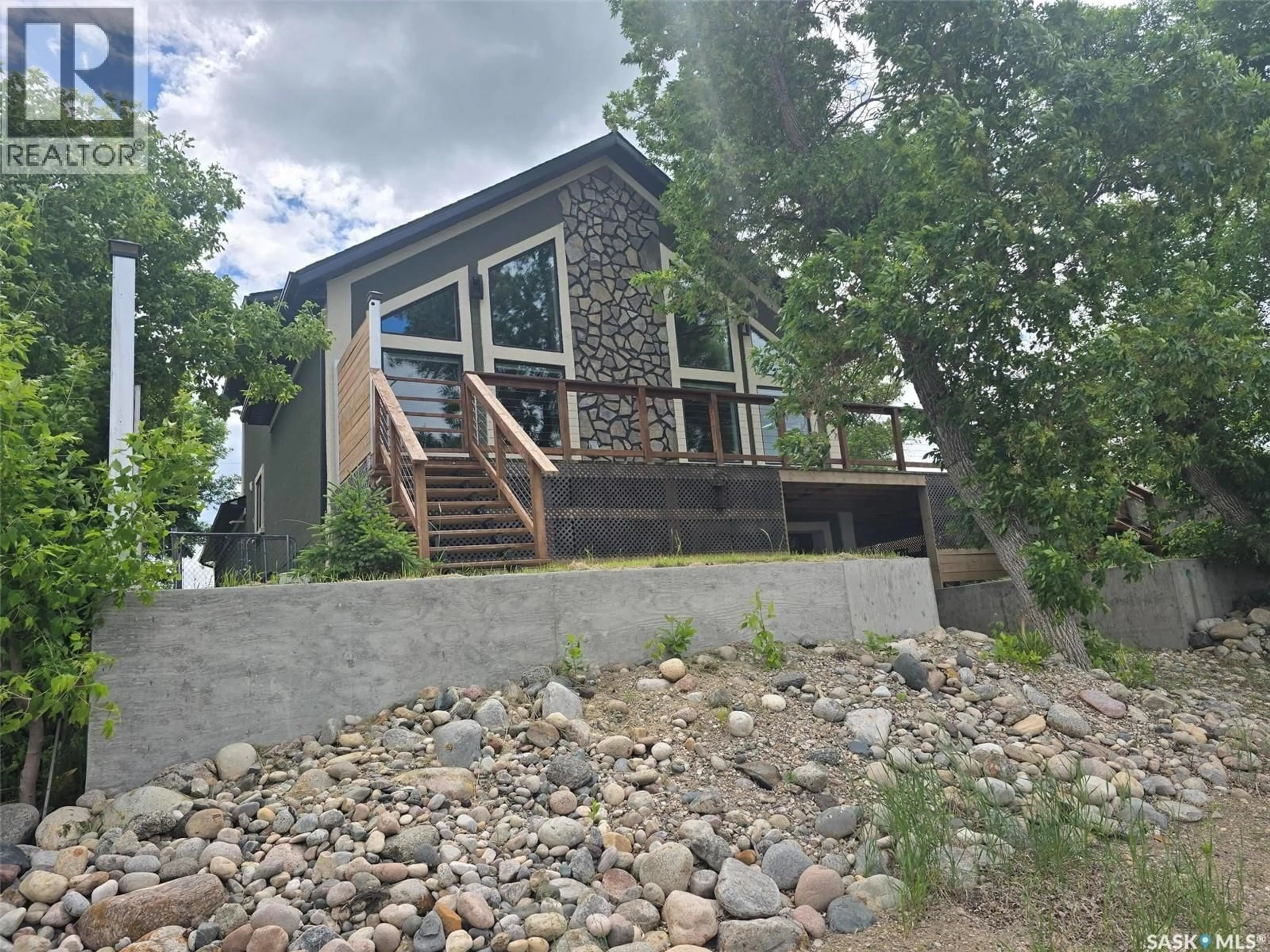 A pic from outside/outdoor area/front of a property/back of a property/a pic from drone, water/lake/river/ocean view for 152 CRIDDLE AVENUE, Crooked Lake Saskatchewan S0G2B0