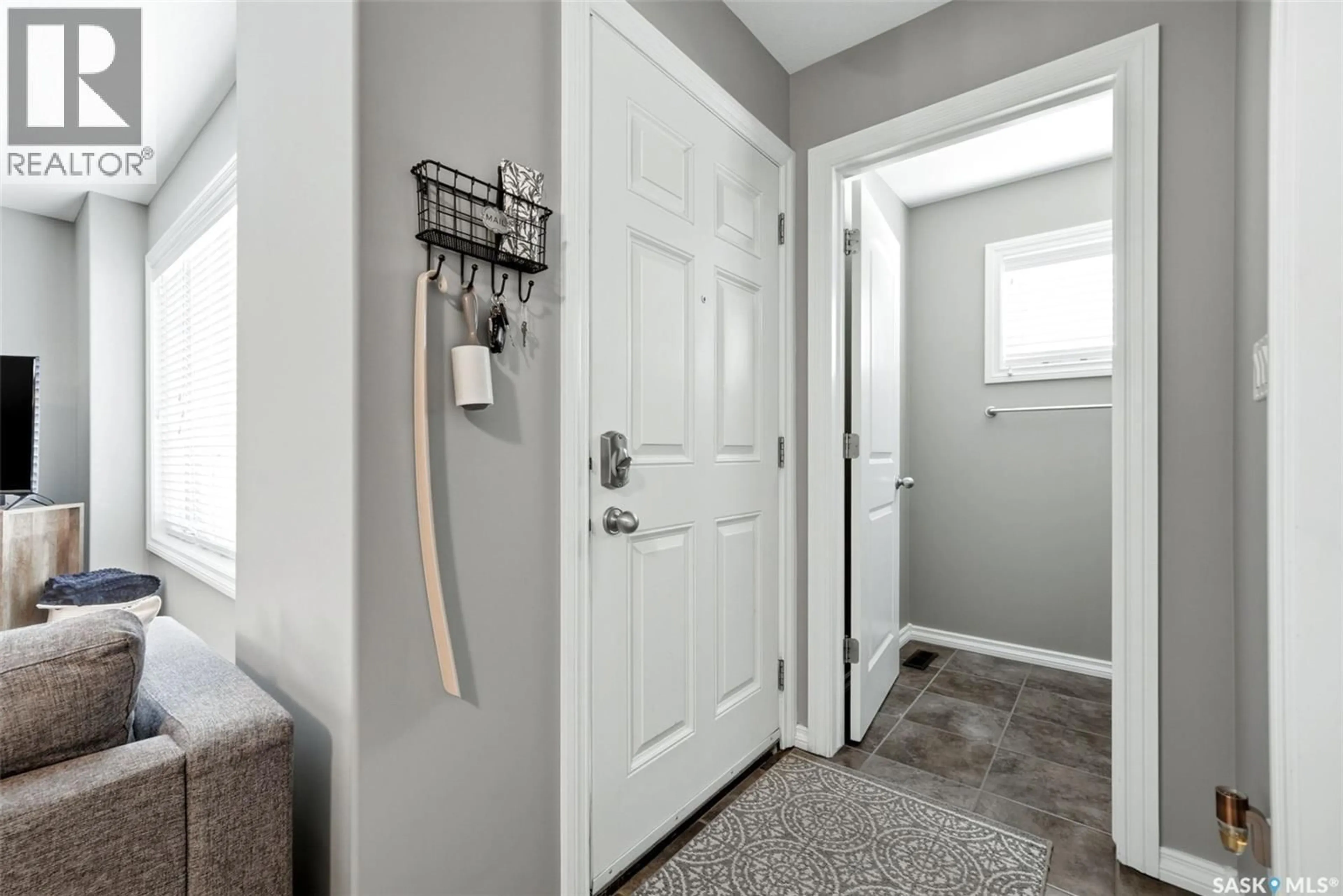 Indoor entryway for 3455 ELGAARD DRIVE, Regina Saskatchewan S4X0N4