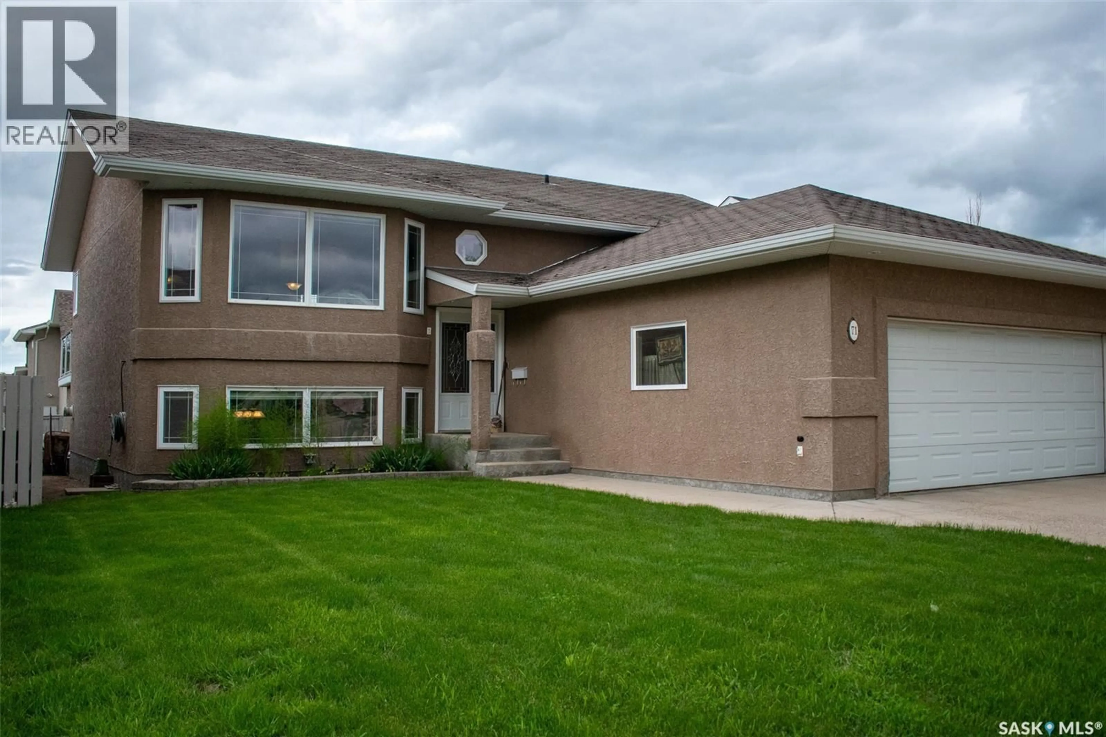 Home with vinyl exterior material, unknown for 71 LONGPRE CRESCENT, Prince Albert Saskatchewan S6X1C6