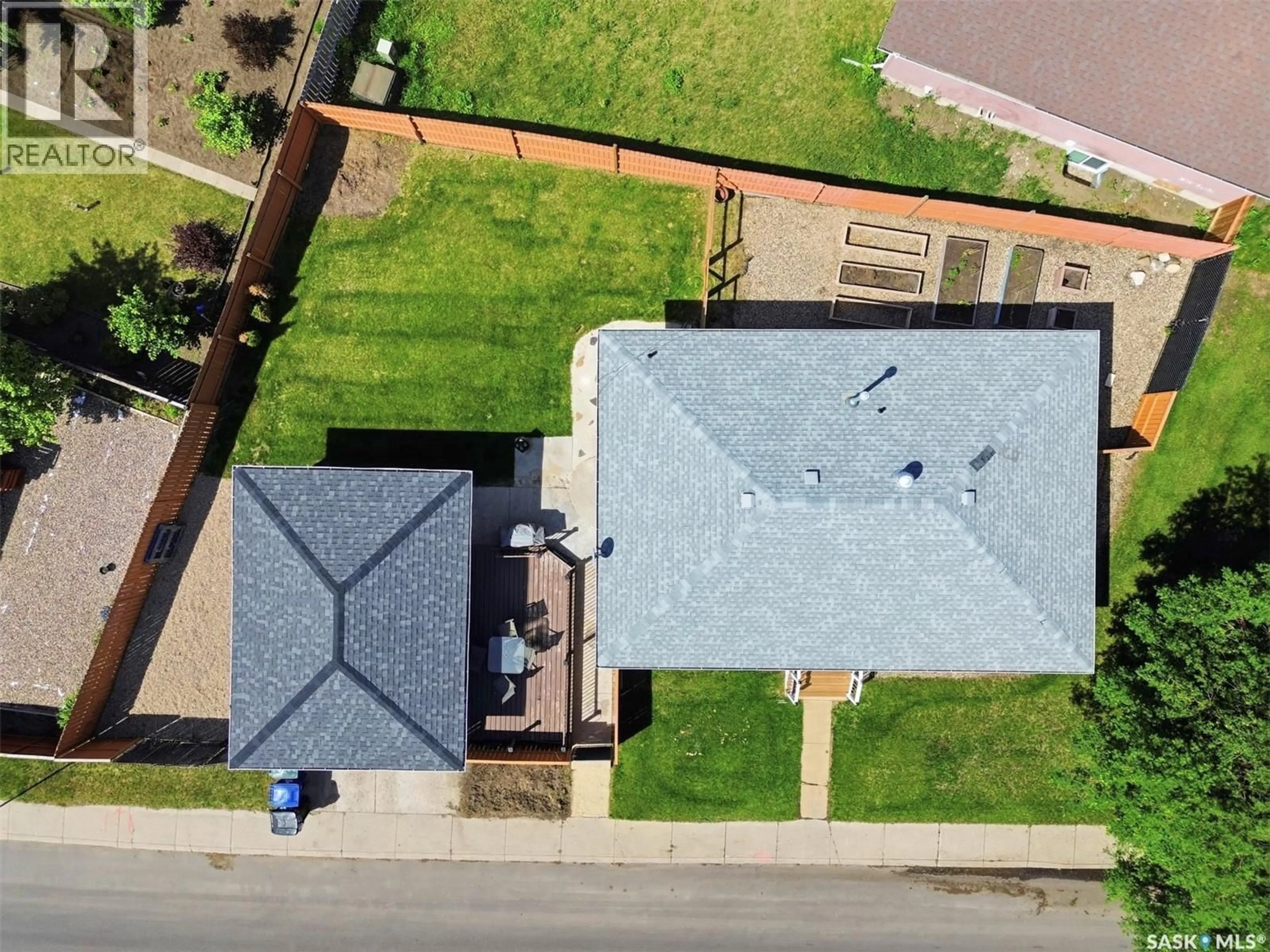 A pic from outside/outdoor area/front of a property/back of a property/a pic from drone, unknown for 103 APPLEBY DRIVE, Saskatoon Saskatchewan S7M4B4