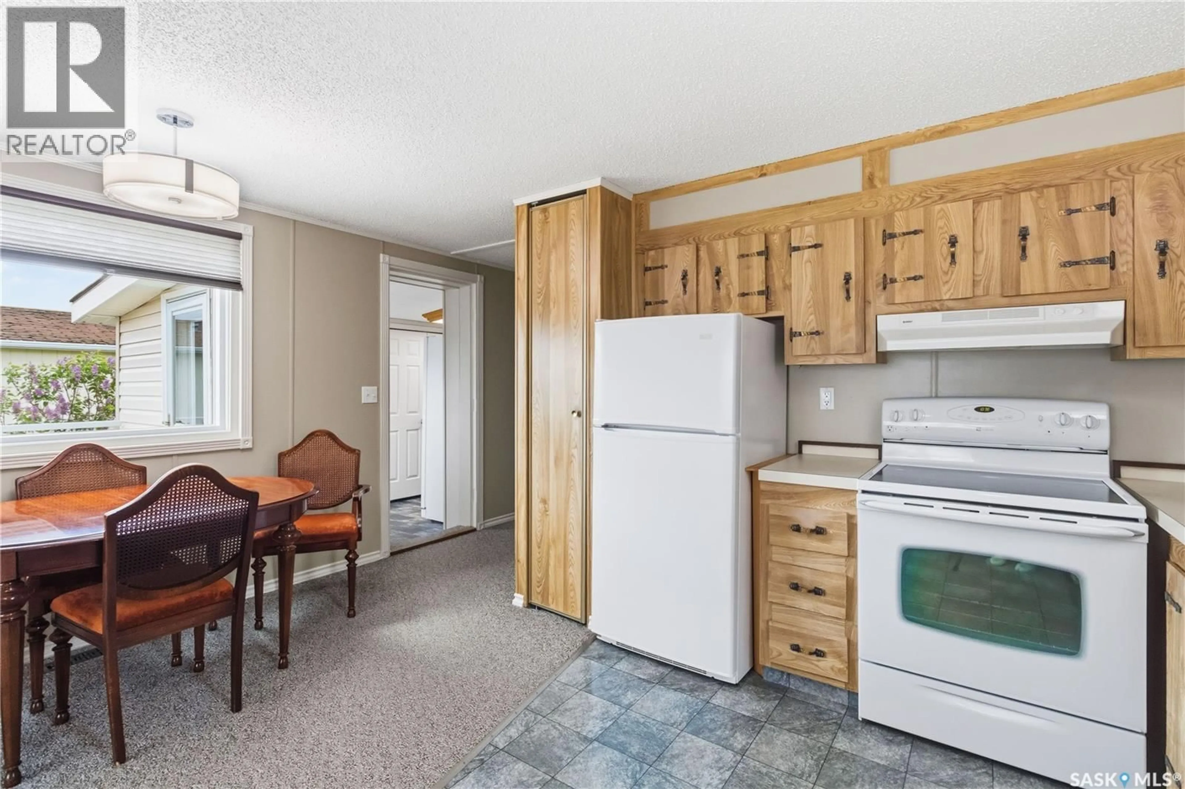 Standard kitchen, unknown for 204 CYPRESS WAY, Blucher Rm No. 343 Saskatchewan S7B0A4