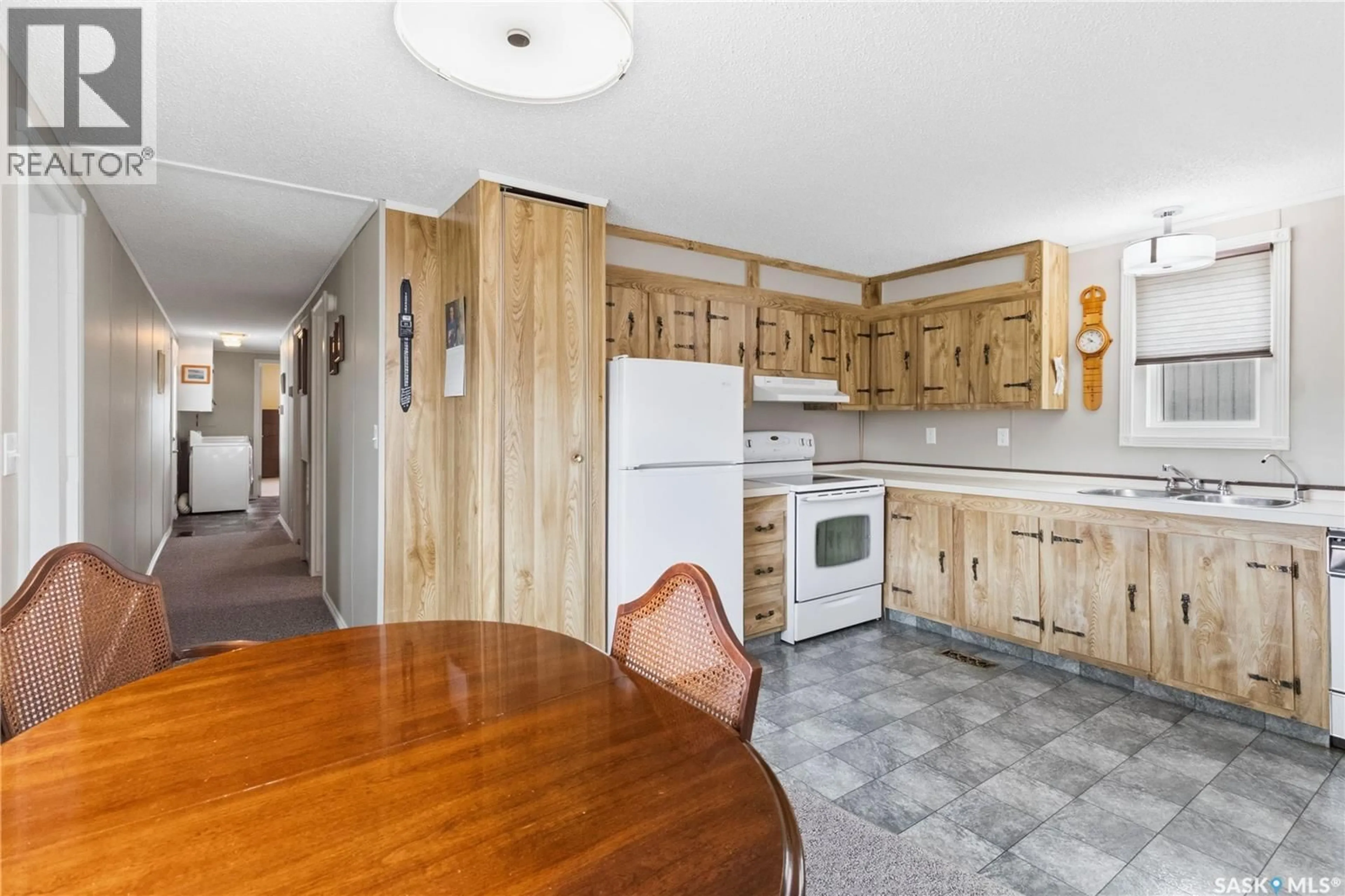 Standard kitchen, unknown for 204 CYPRESS WAY, Blucher Rm No. 343 Saskatchewan S7B0A4