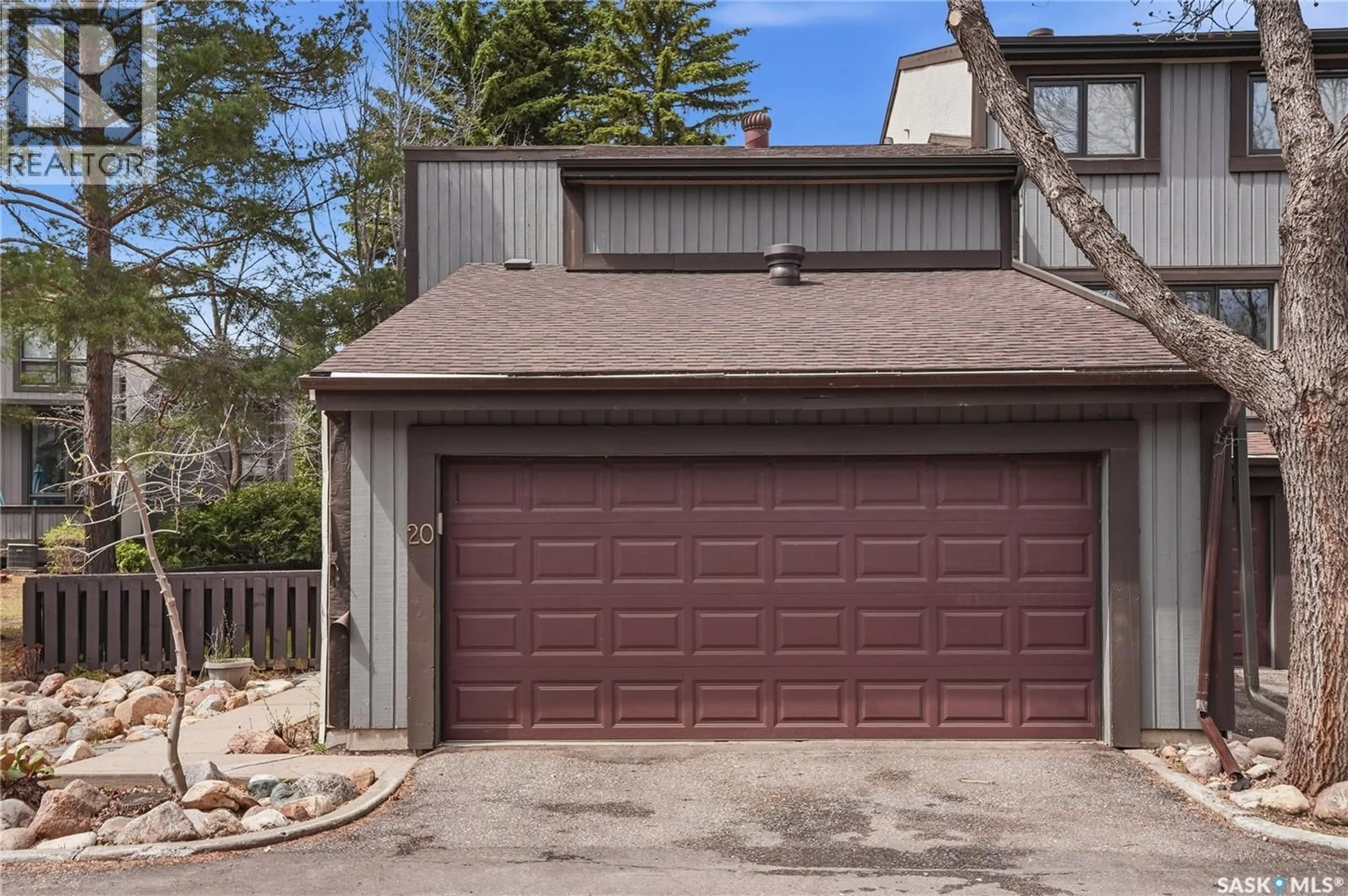 Indoor garage for 20 PINEHOUSE DRIVE, Saskatoon Saskatchewan S7K5X1