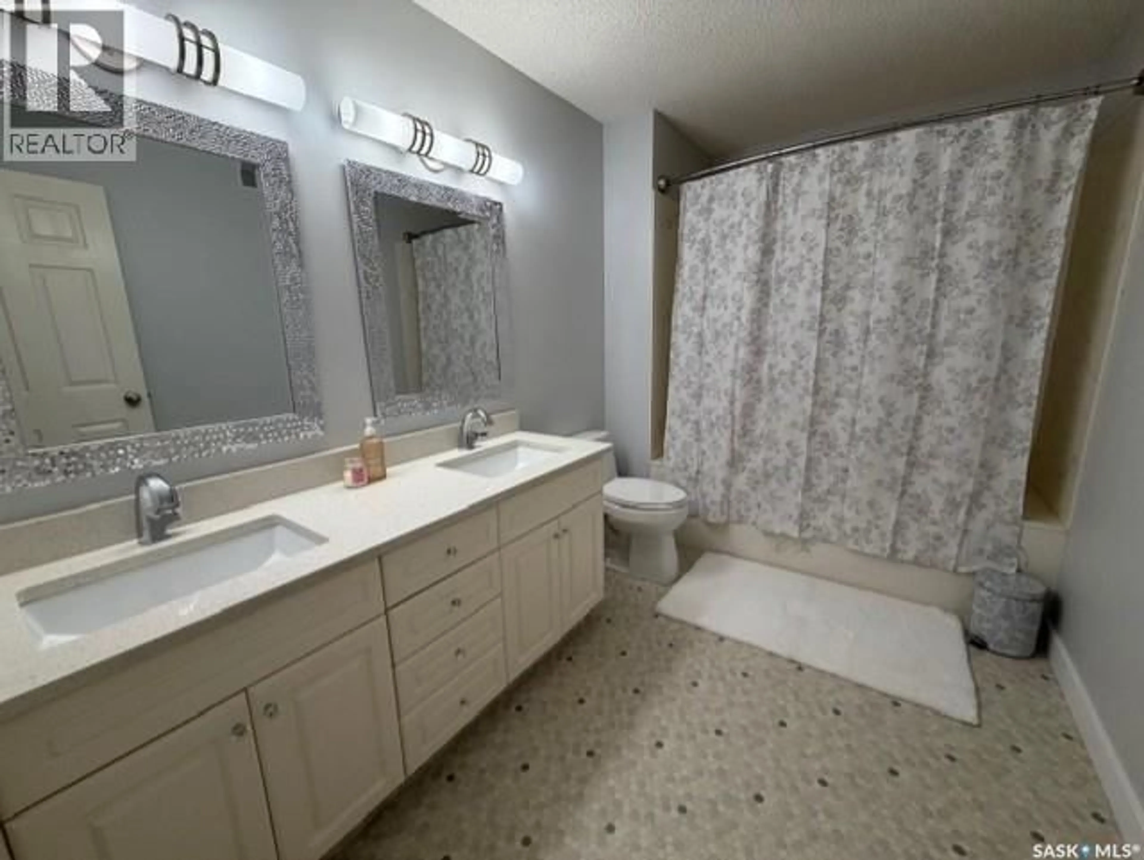 Standard bathroom, ceramic/tile floor for 5172 WASCANA VISTA PLACE, Regina Saskatchewan S4V2S3