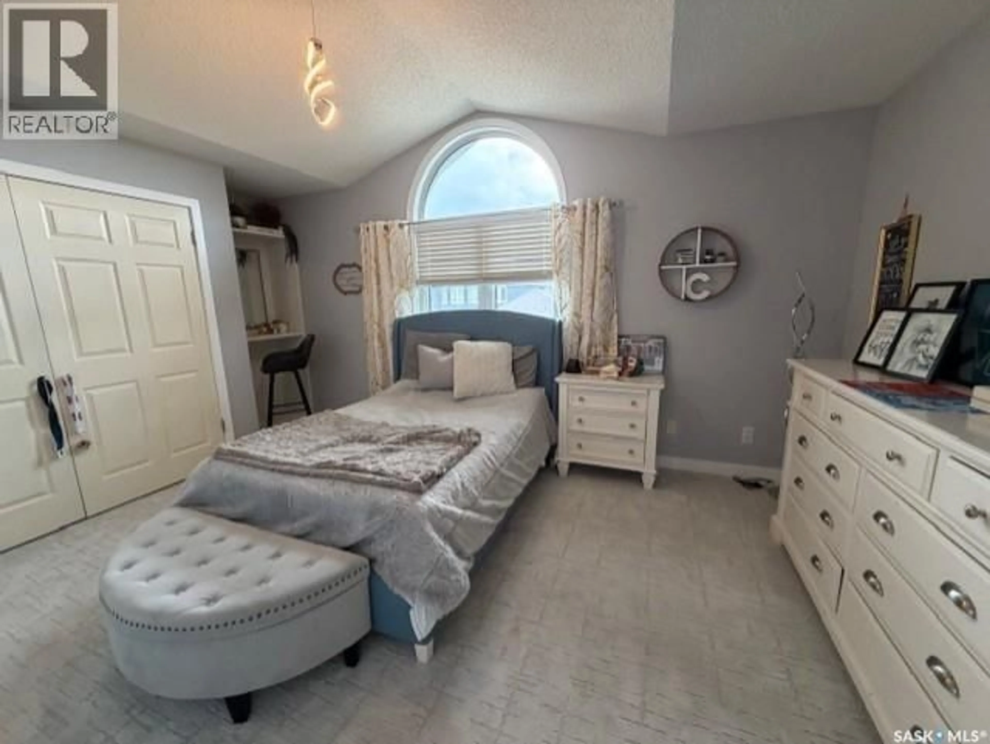 A pic of a room for 5172 WASCANA VISTA PLACE, Regina Saskatchewan S4V2S3