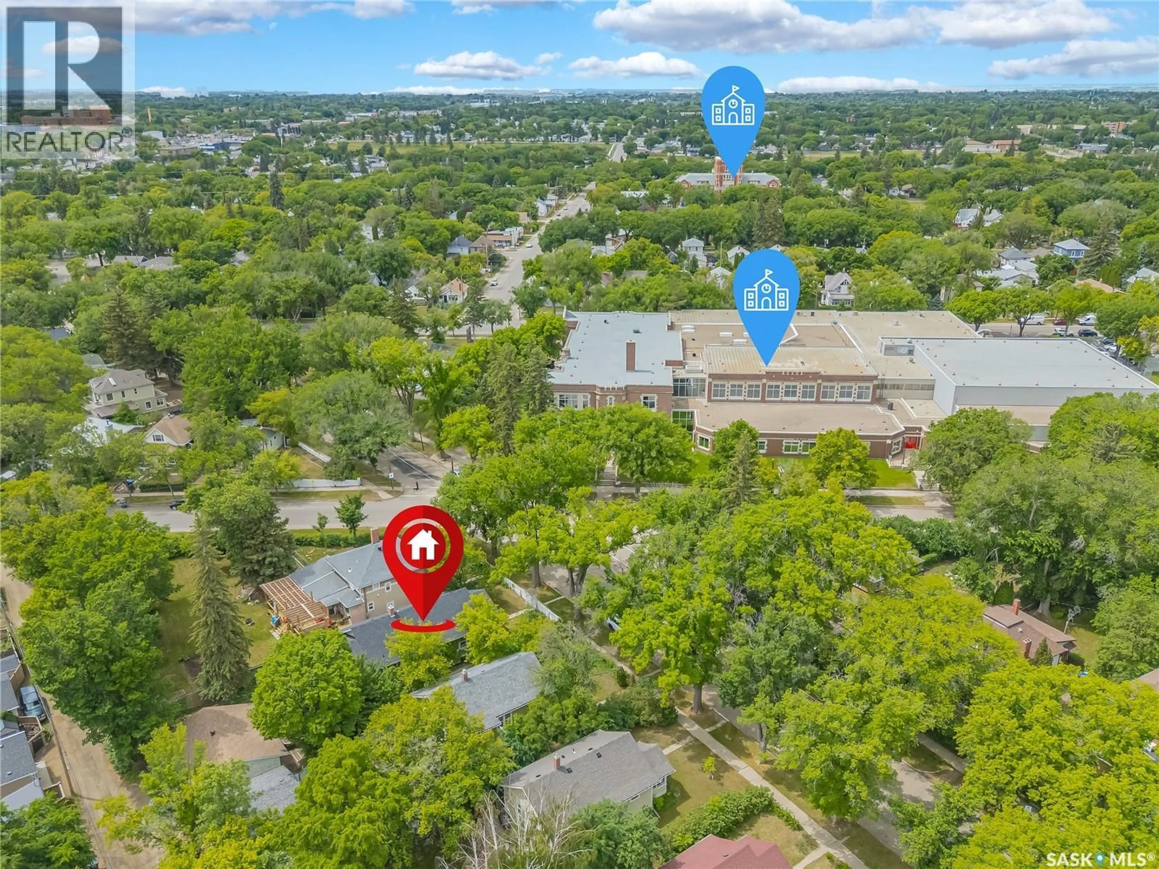 A pic from outside/outdoor area/front of a property/back of a property/a pic from drone, unknown for 621 BEDFORD ROAD, Saskatoon Saskatchewan S7L0E9