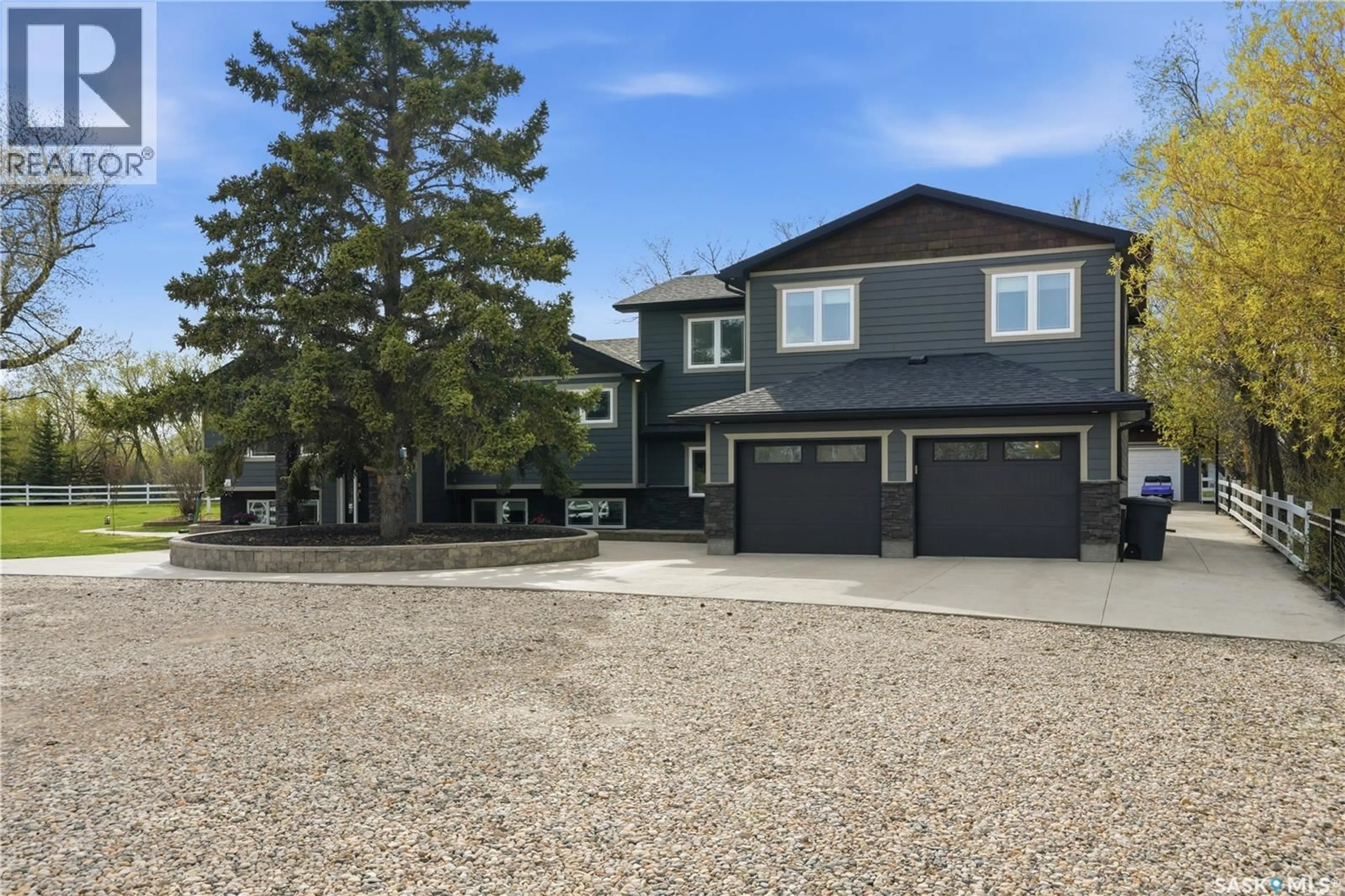 Home with vinyl exterior material, street for 701 MAIN STREET, Hague Saskatchewan S0K1X0