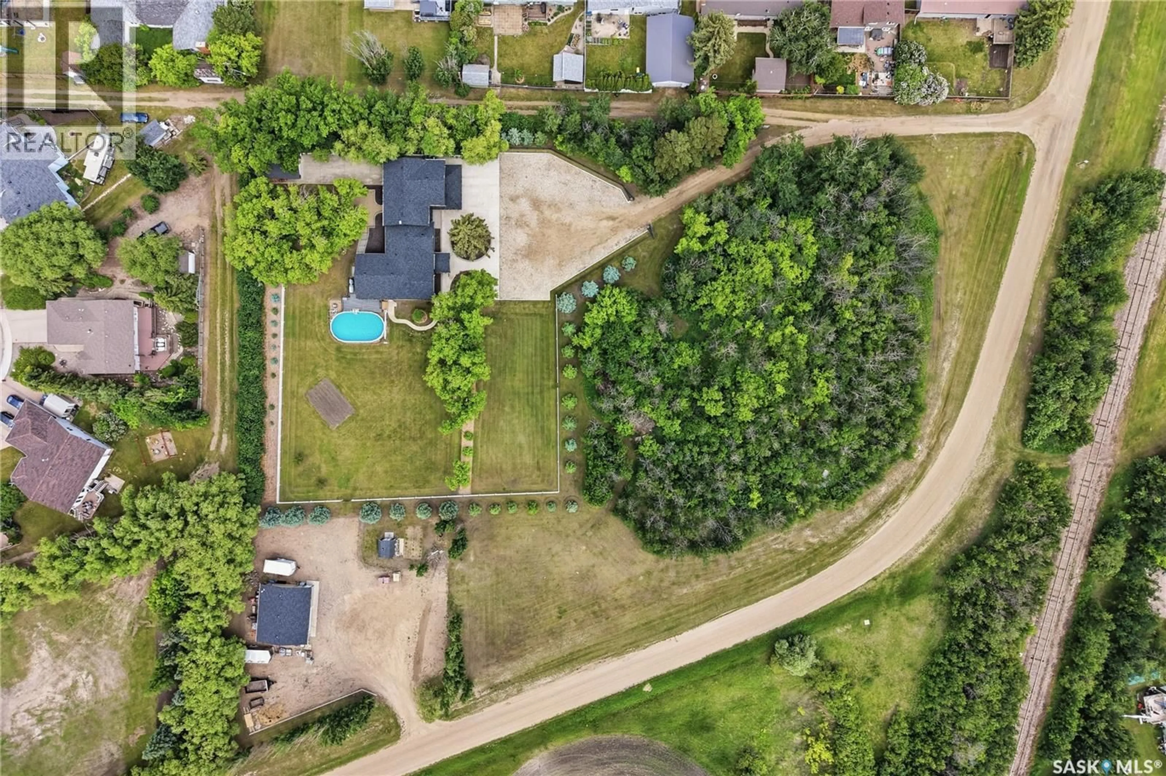 A pic from outside/outdoor area/front of a property/back of a property/a pic from drone, unknown for 701 MAIN STREET, Hague Saskatchewan S0K1X0