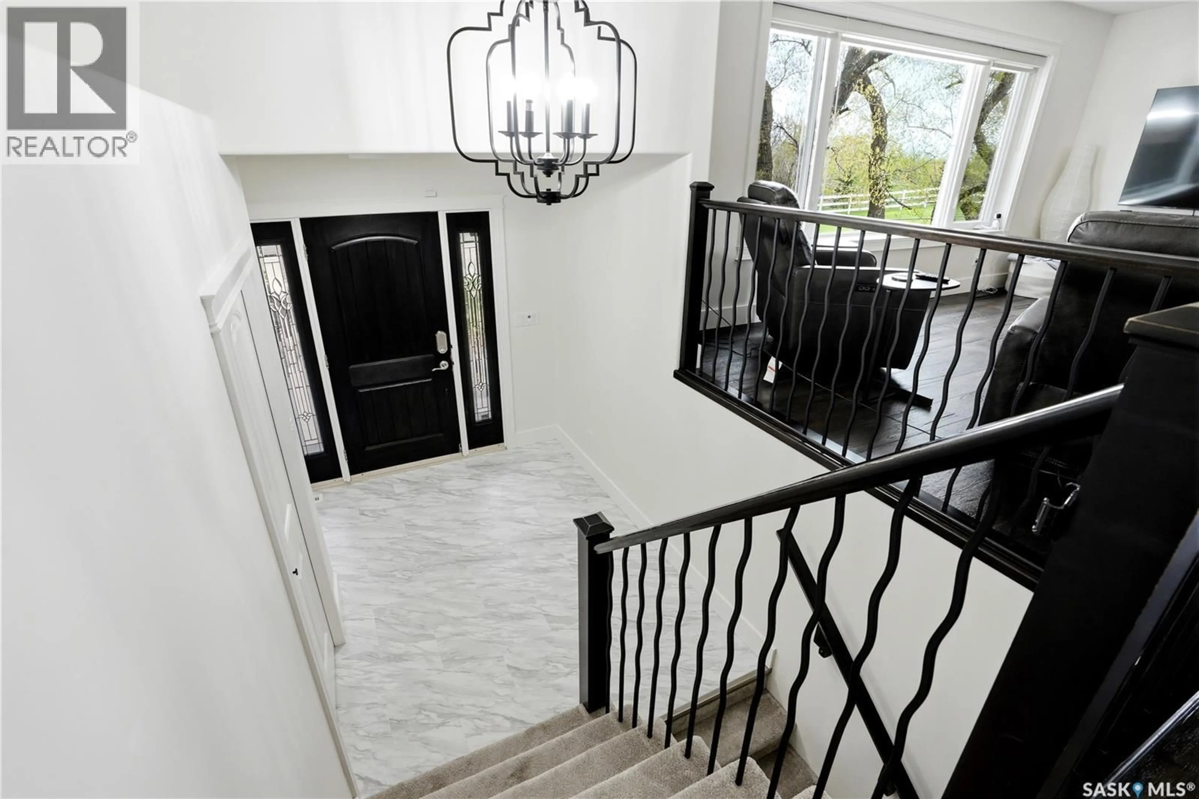 Indoor entryway for 701 MAIN STREET, Hague Saskatchewan S0K1X0