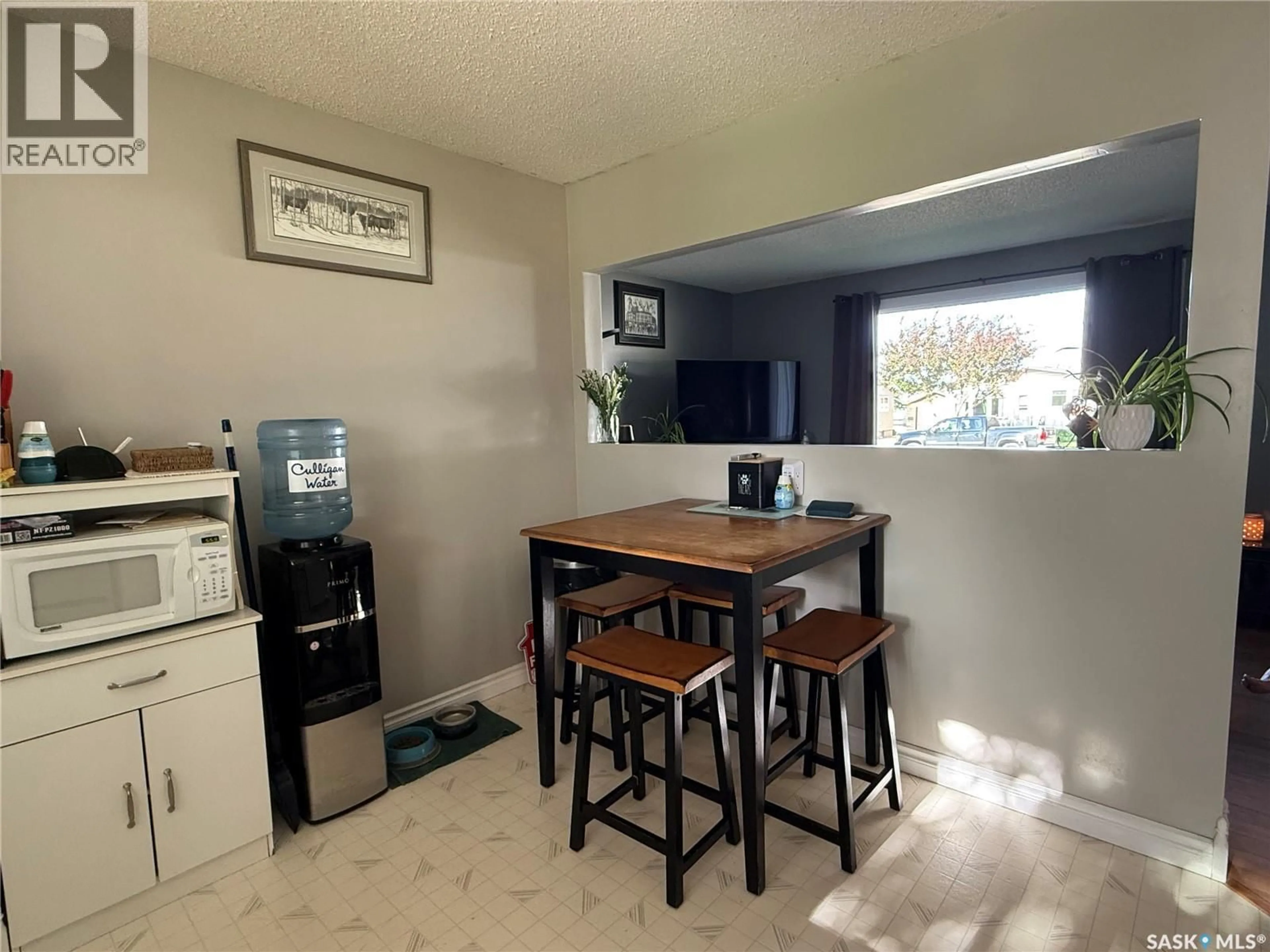 A pic of a room for 374 FOURTH AVENUE, Yorkton Saskatchewan S3N1B6